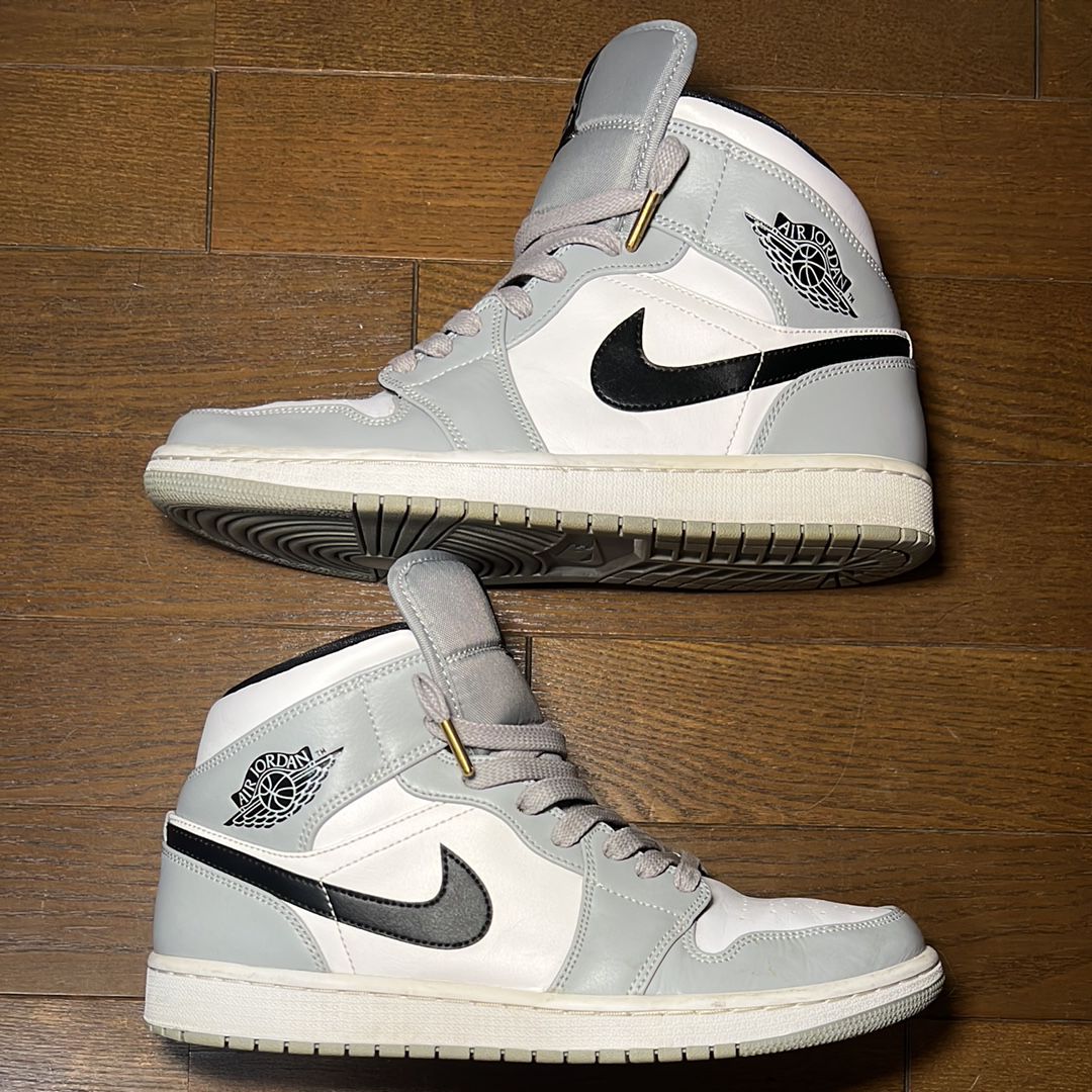 Nike Air Jordan 1 Mid "Light Smoke Grey/White/Black"
