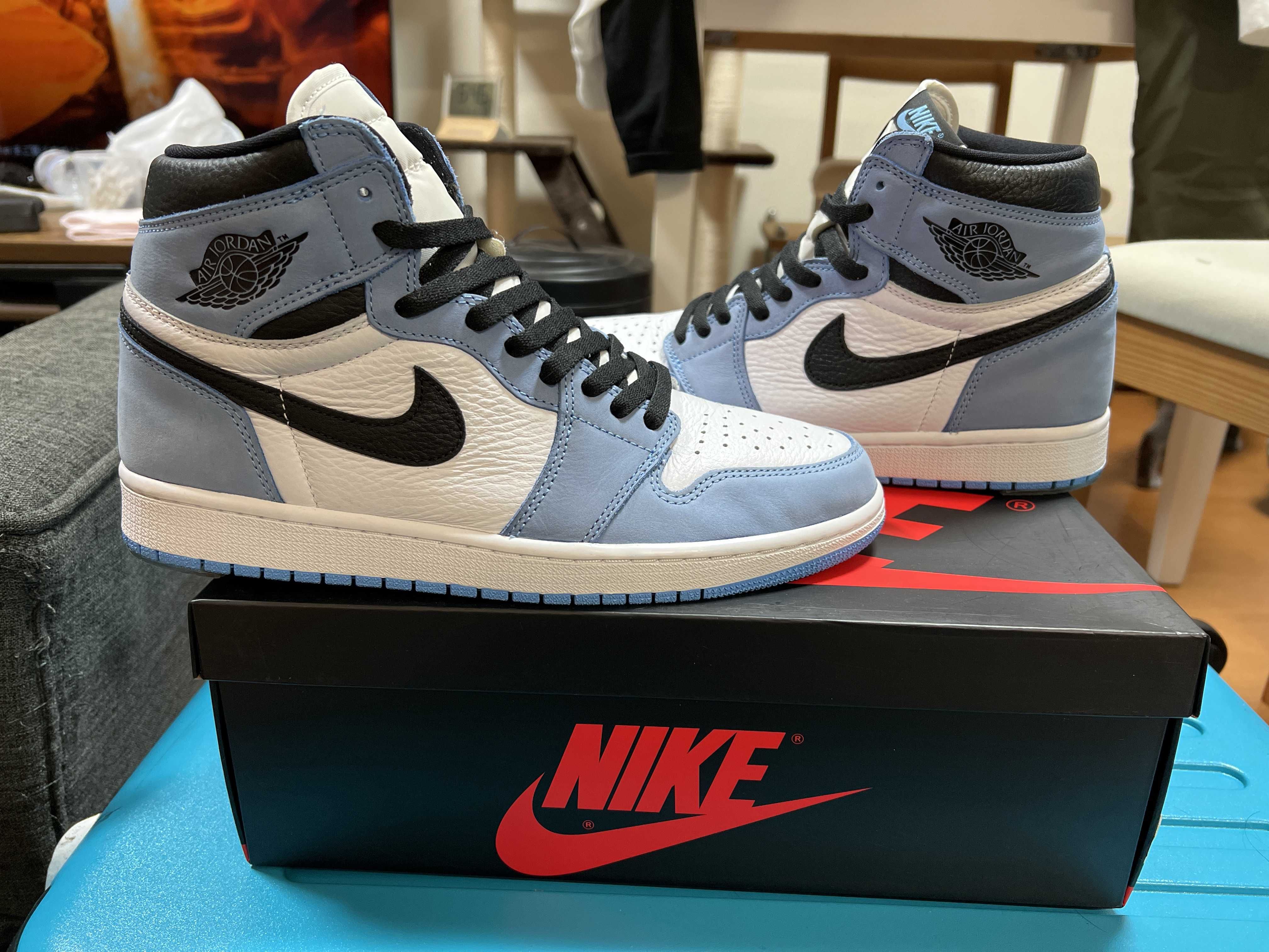 Nike Air Jordan 1 High OG "University Blue"