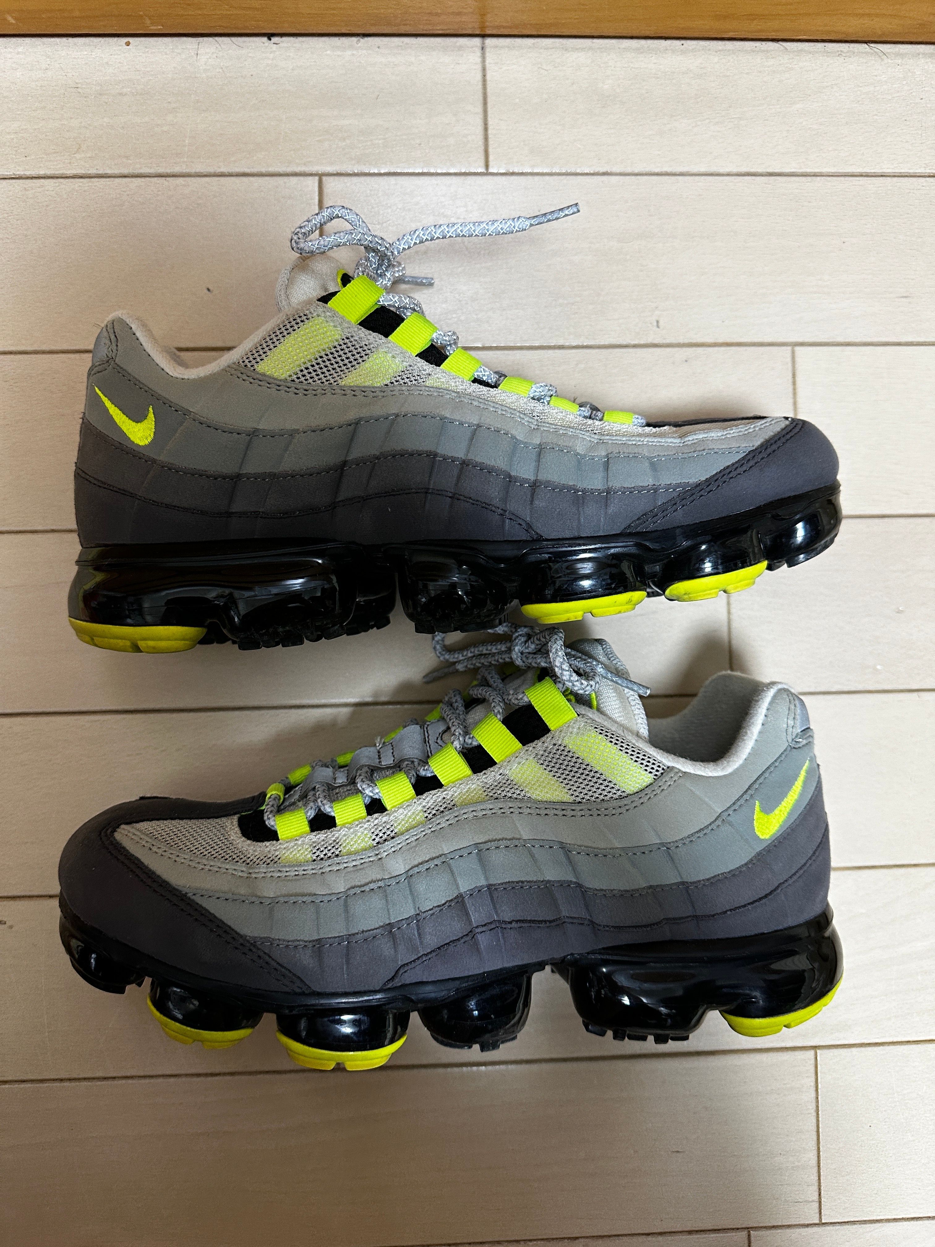 Nike air vapormax 95 on sale neon