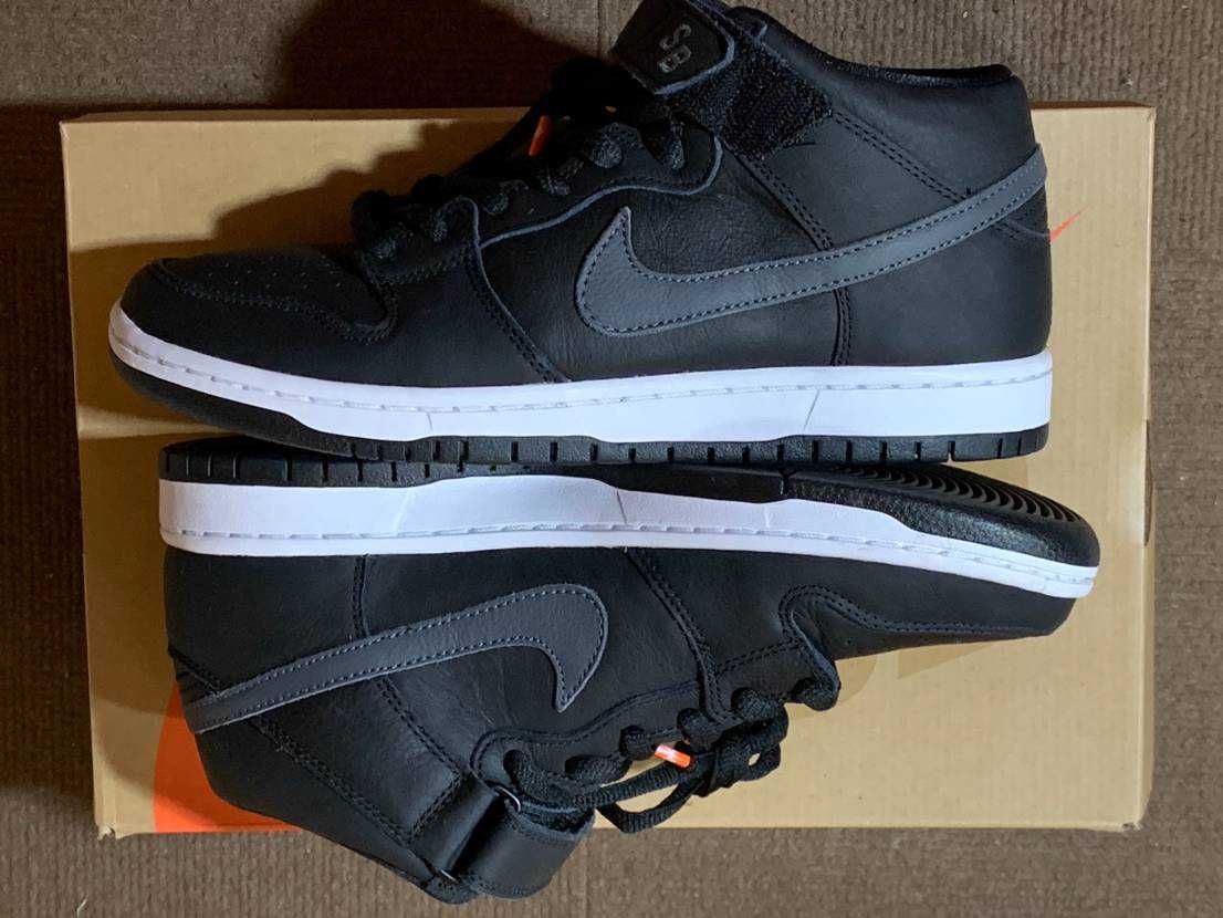 Nike SB Dunk Mid "Black/Dark Grey"