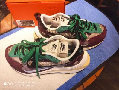 sacai × Nike Vapor Waffle "String/Red/Green"