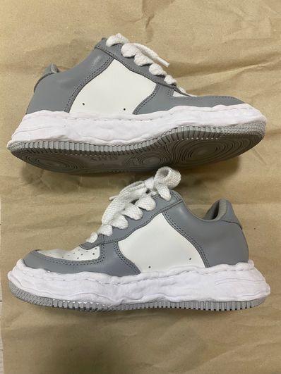 Maison MIHARA YASUHIRO WAYNE OG Sole Leather Low-top Sneaker "Gray/White"