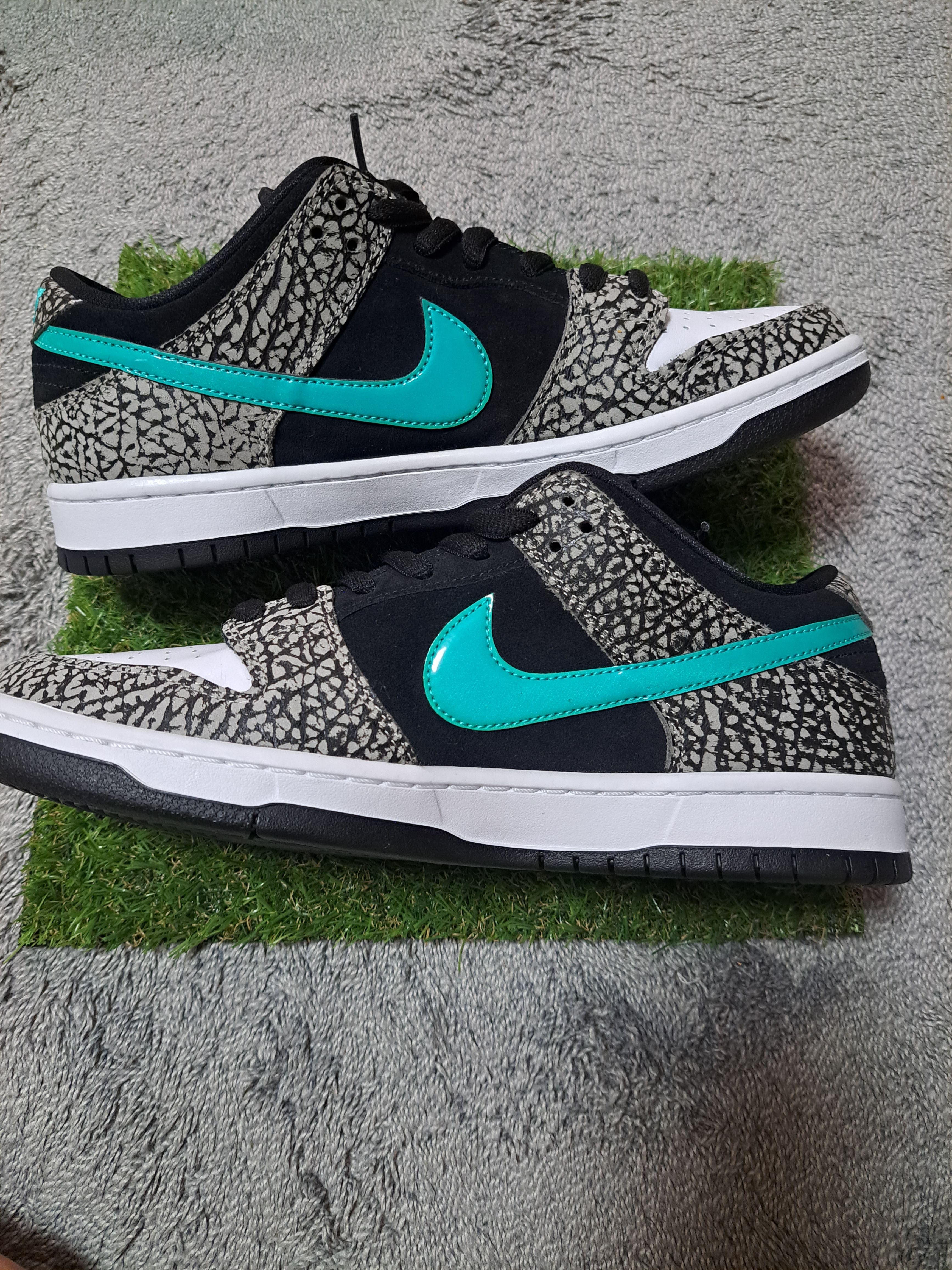 Nike SB Dunk Low "Elephant/Safari"