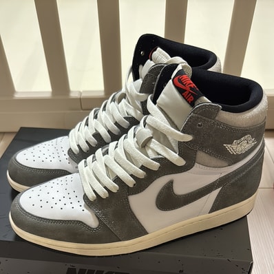 Nike Air Jordan 1 Retro High OG "Black and Smoke Grey"