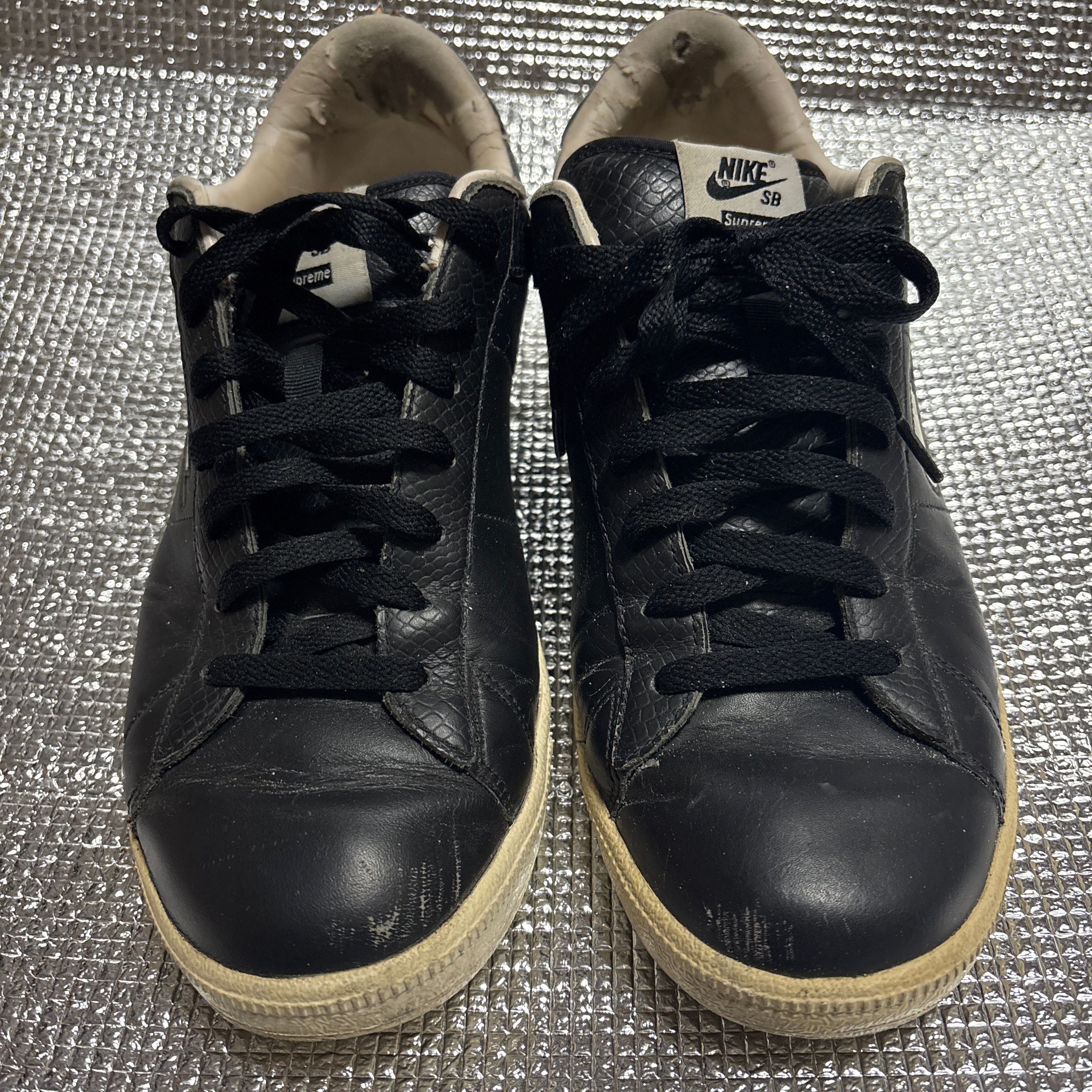 シュプリーム × ナイキ SB テニスクラシック "ブラック"