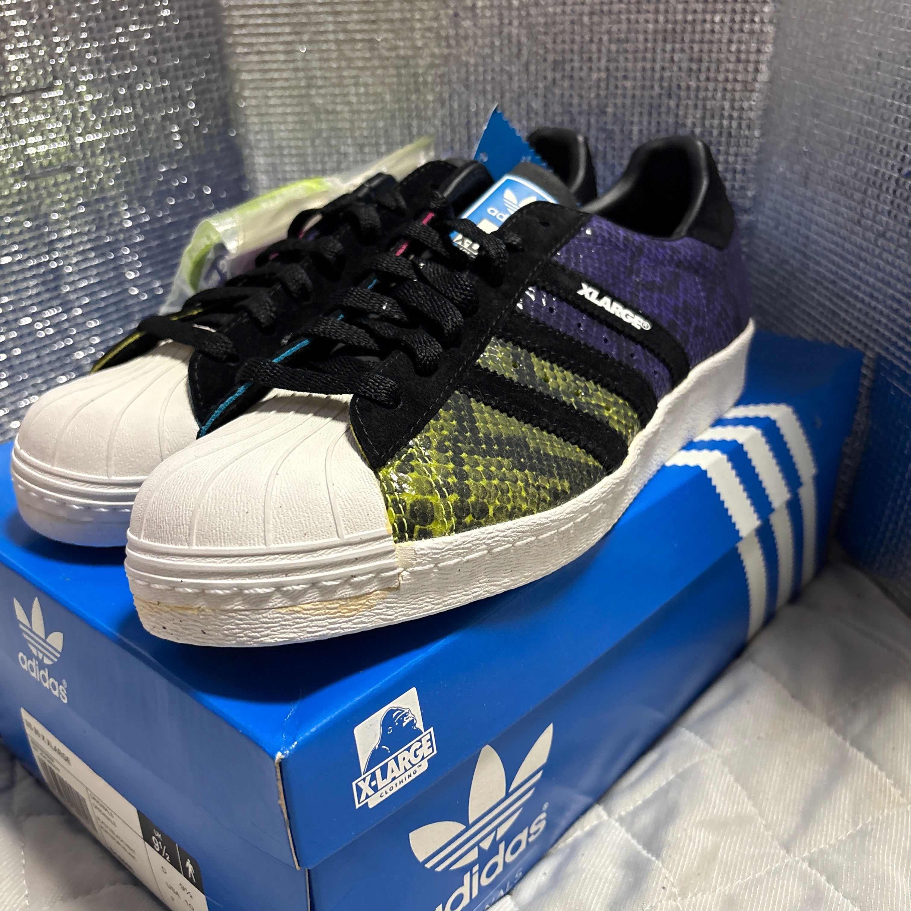 エクストララージ × アディダスオリジナルス スーパースター80 