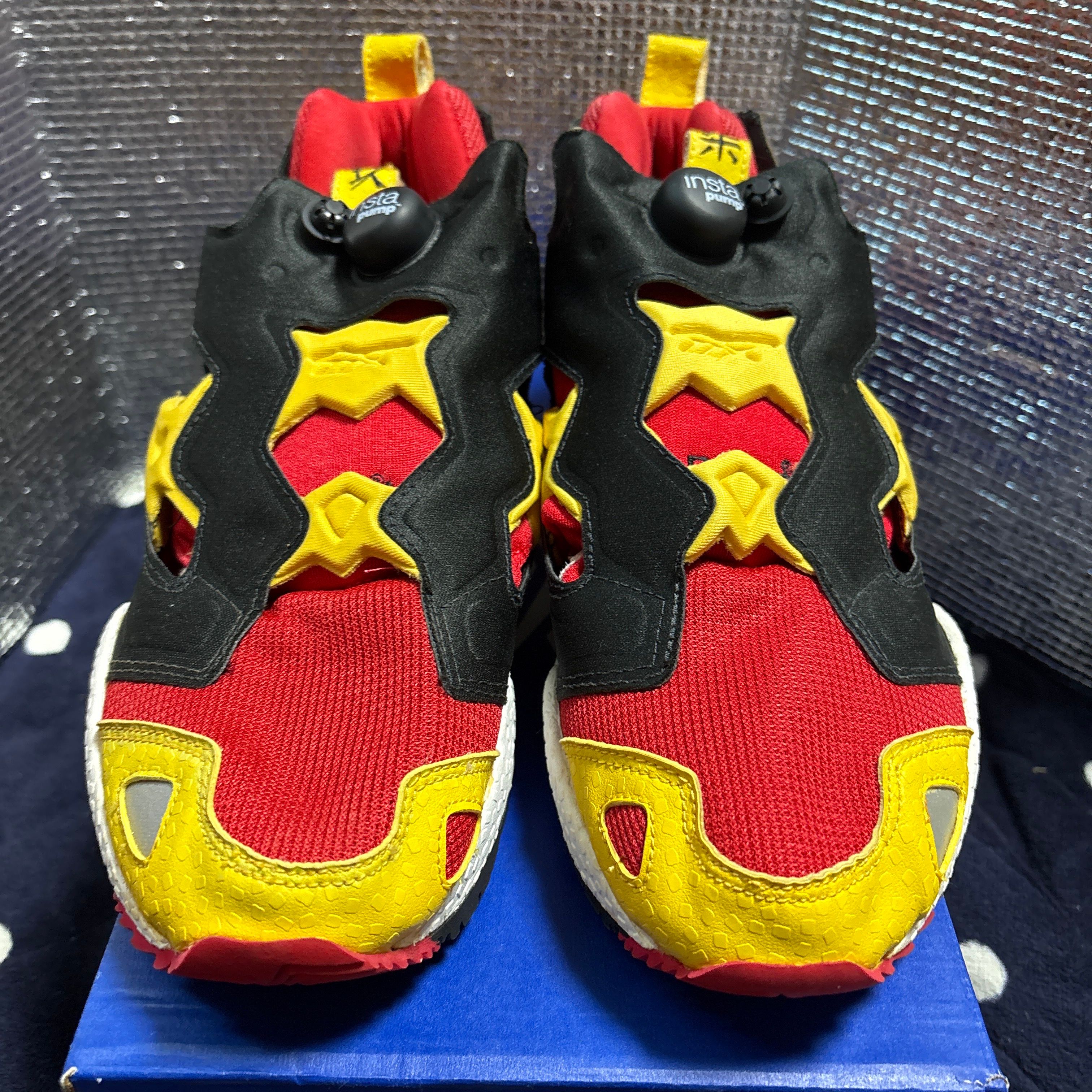 Reebok Instapump Fury OG "Hong Kong Handover"