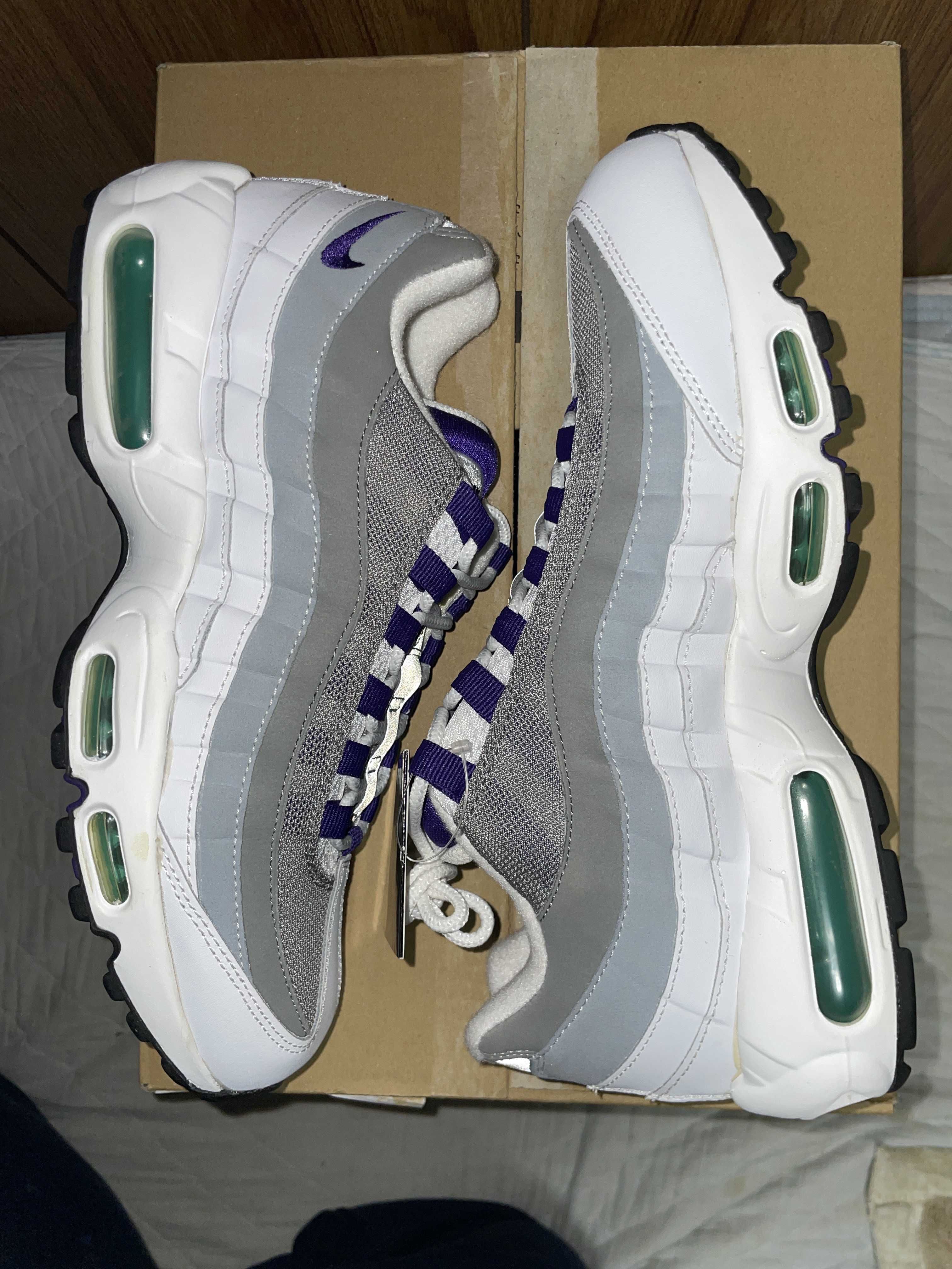 Nike Air Max 95 Original "White/Court Purple/Emerald Green/Wolf Grey" (2015)