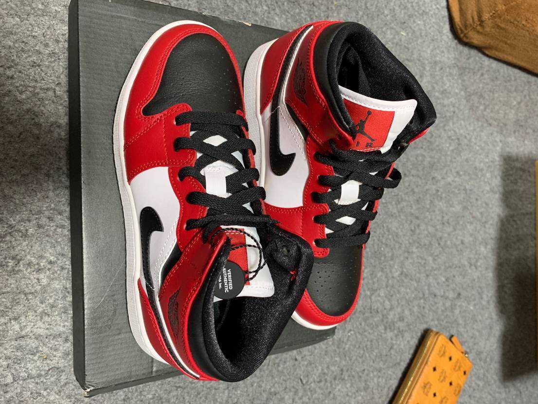 Nike GS Air Jordan 1 Mid "Black/Gym Red-White"