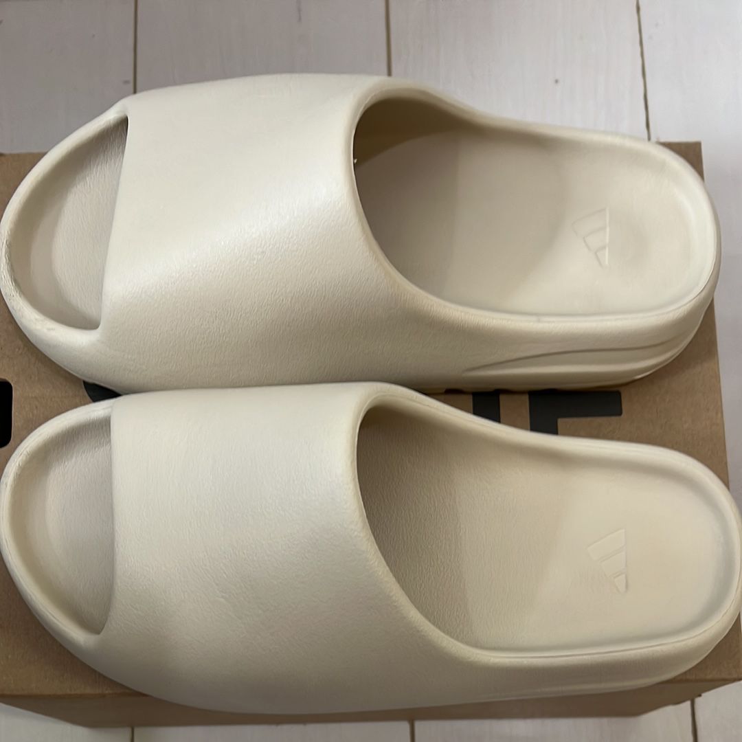 Yeezy Slide (イージー スライド) 人気の新作/中古通販