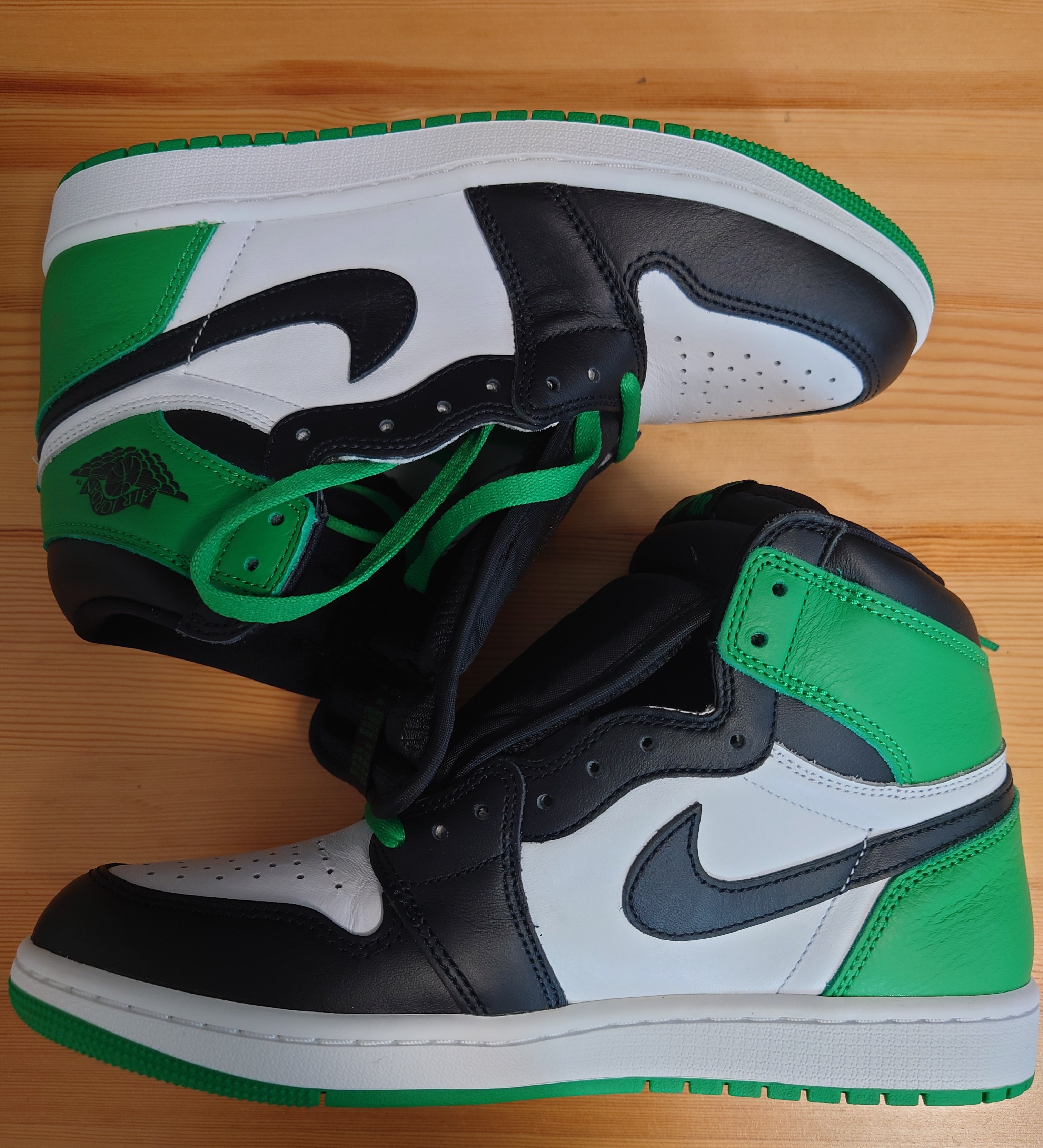 Nike Air Jordan 1 Retro High OG "Celtics/Black and Lucky Green" (2023)