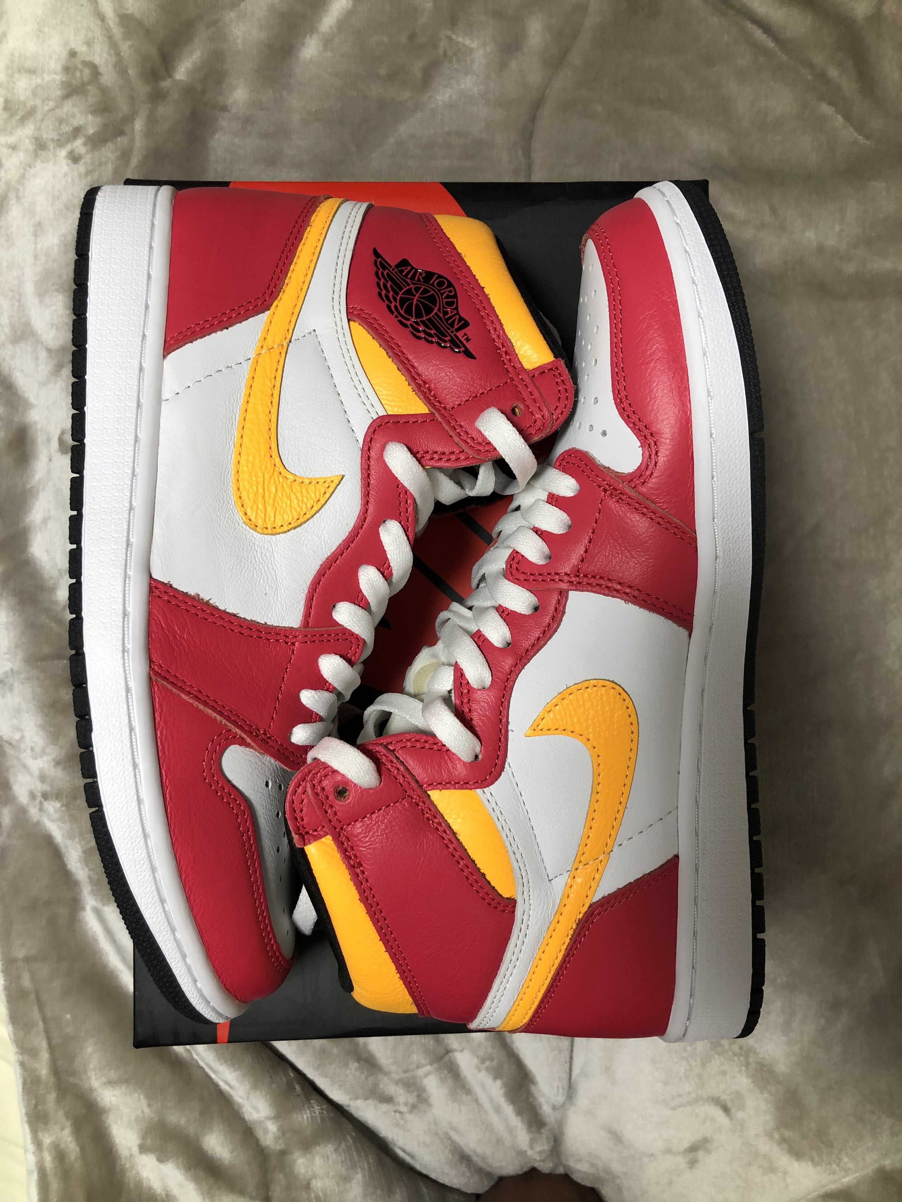 Nike Air Jordan 1 High OG "Light Fusion Red"