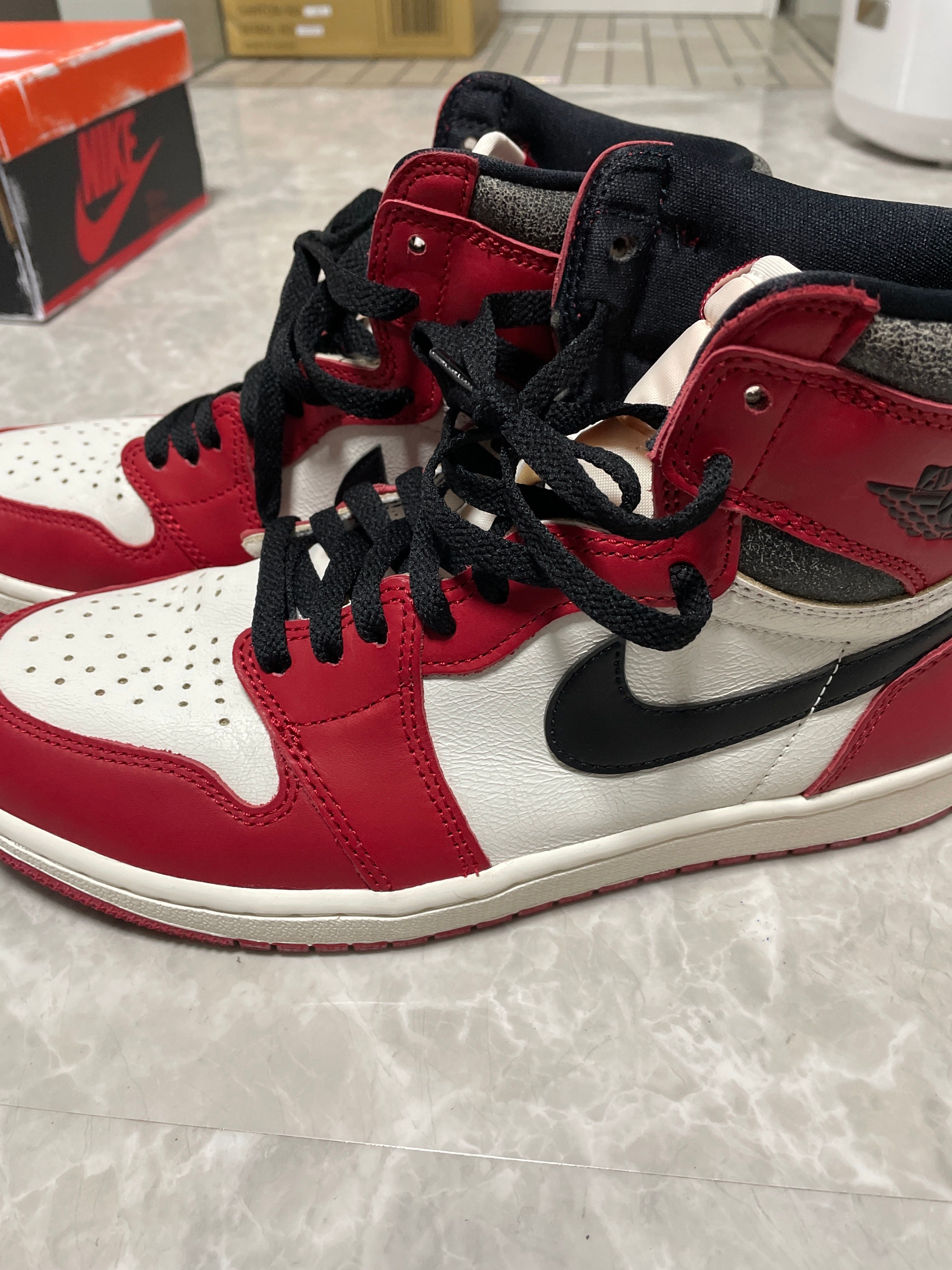 Nike Air Jordan 1 High OG "Lost & Found/Chicago"
