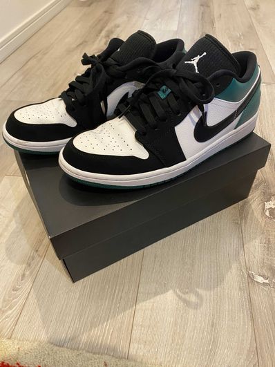 Nike Air Jordan 1 Low "White Black Mystic Green"