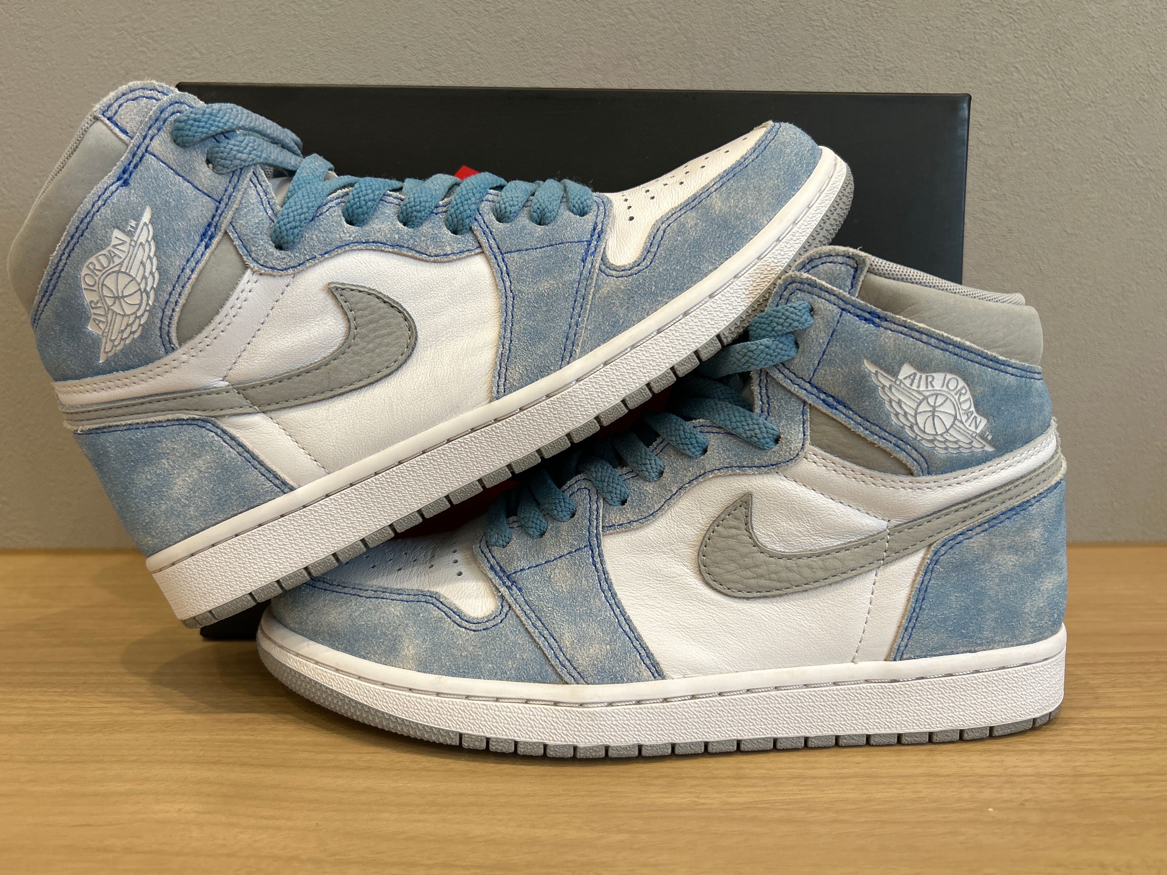 Nike Air Jordan 1 High OG "Hyper Royal"