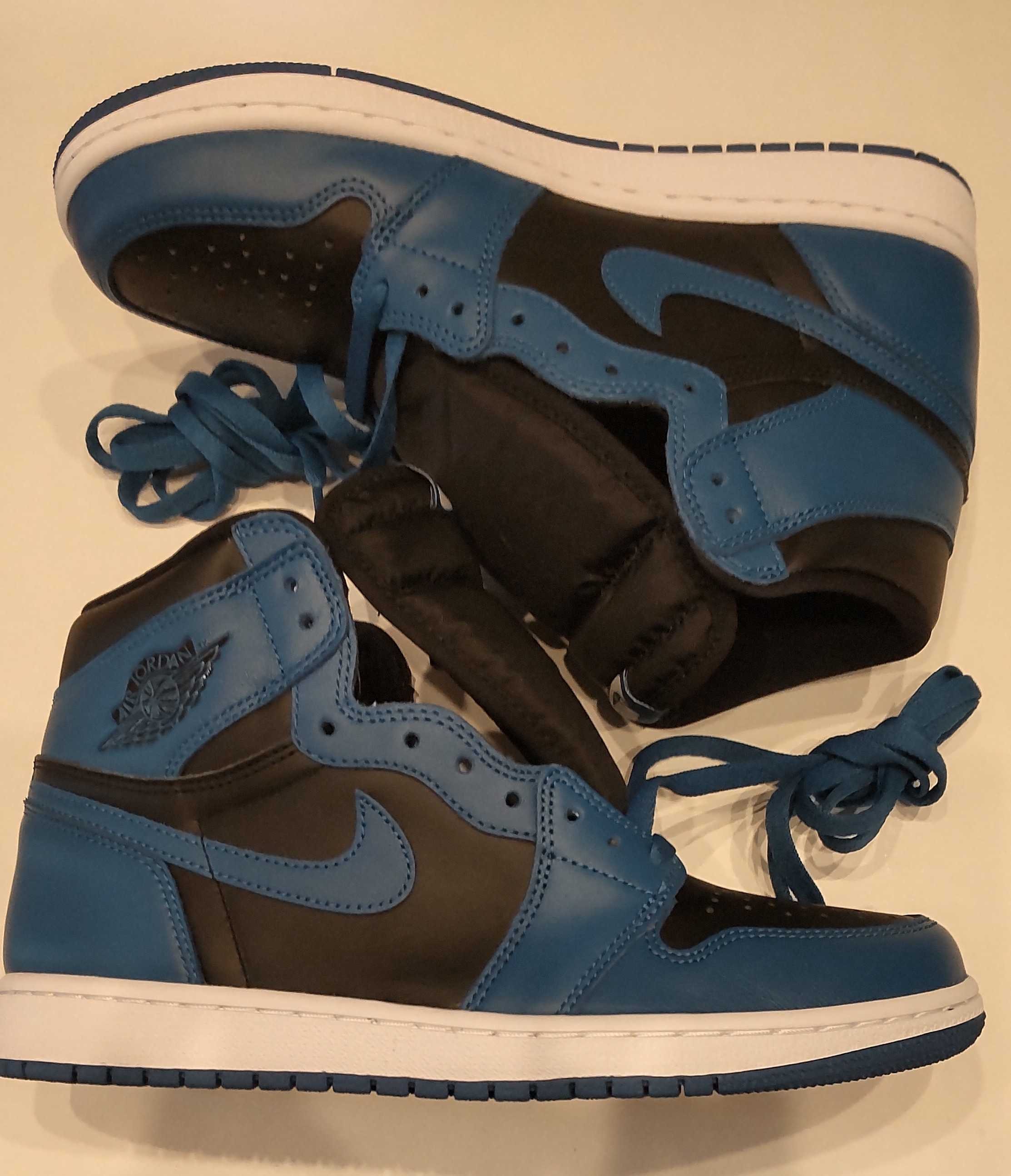 Nike Air Jordan 1 Retro High OG "Dark Marina Blue"