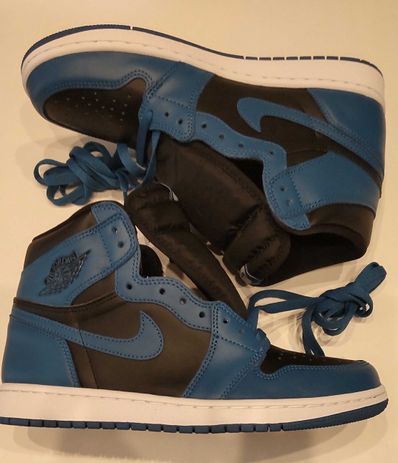 Nike Air Jordan 1 Retro High OG "Dark Marina Blue"