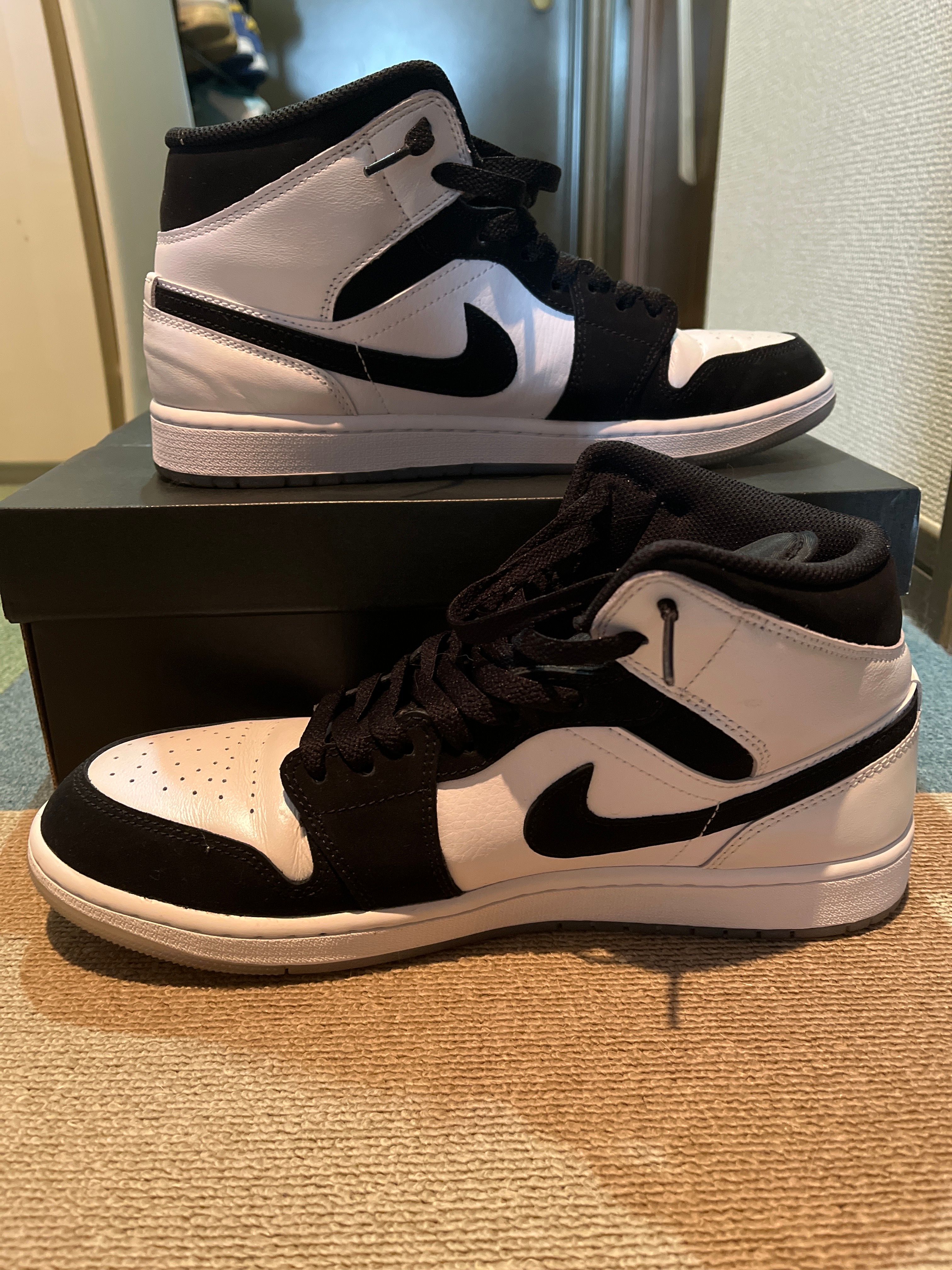 Nike Air Jordan 1 Mid "Omega/Black/White"