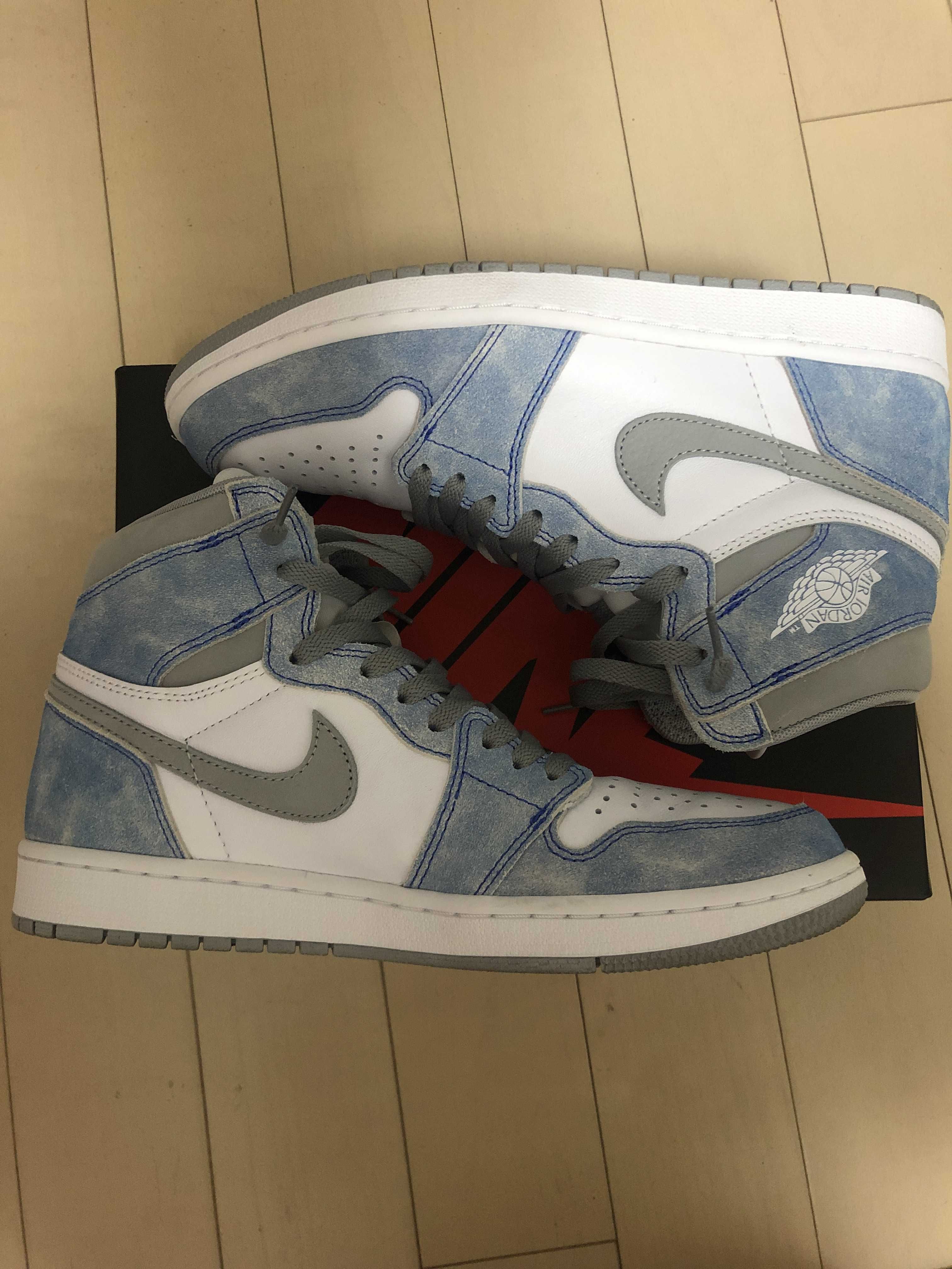 Nike Air Jordan 1 High OG "Hyper Royal"