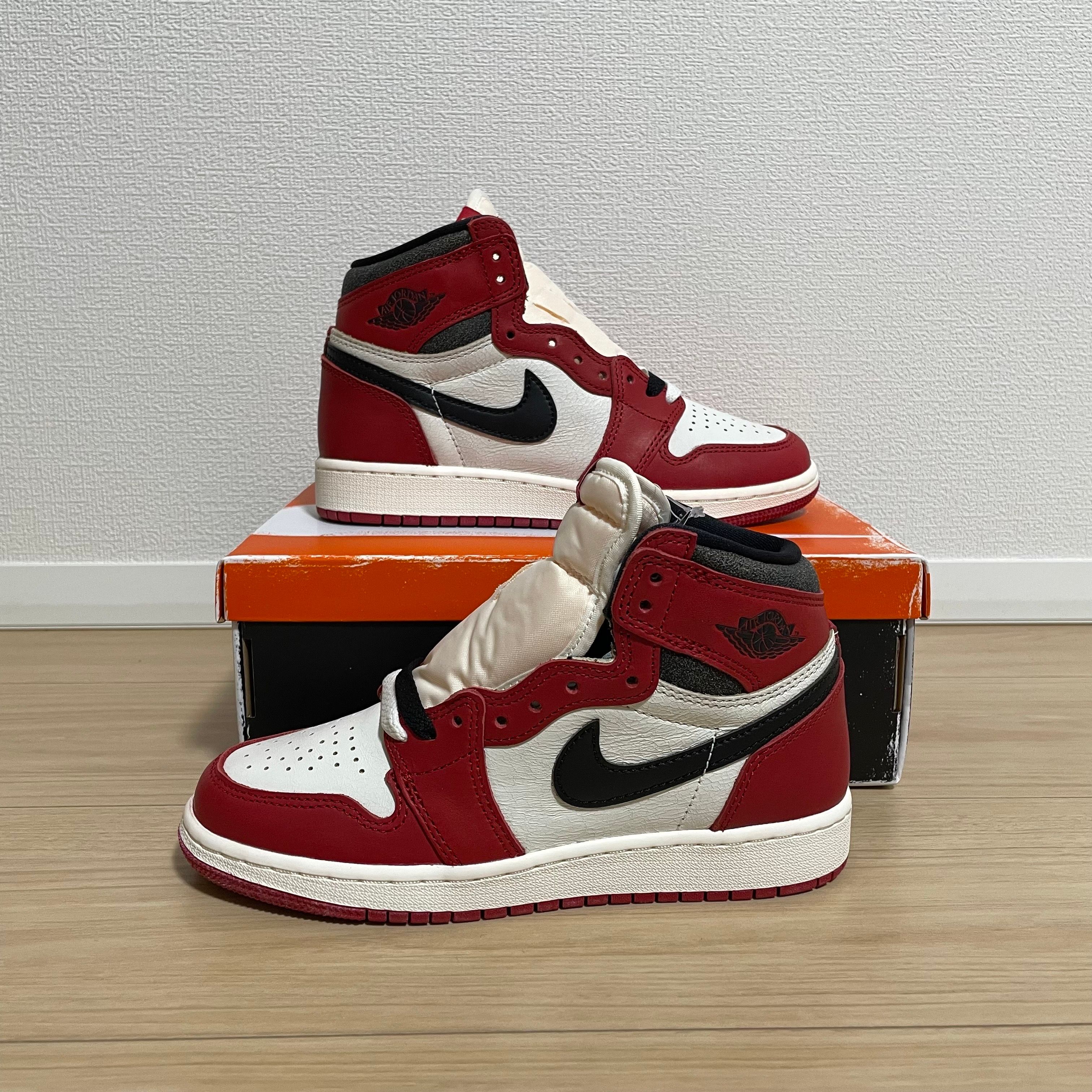 Nike GS Air Jordan 1 High OG "Lost & Found/Chicago"