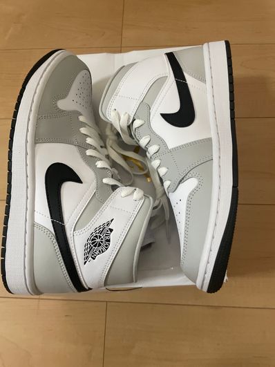 Nike Wmns Air Jordan 1 Mid