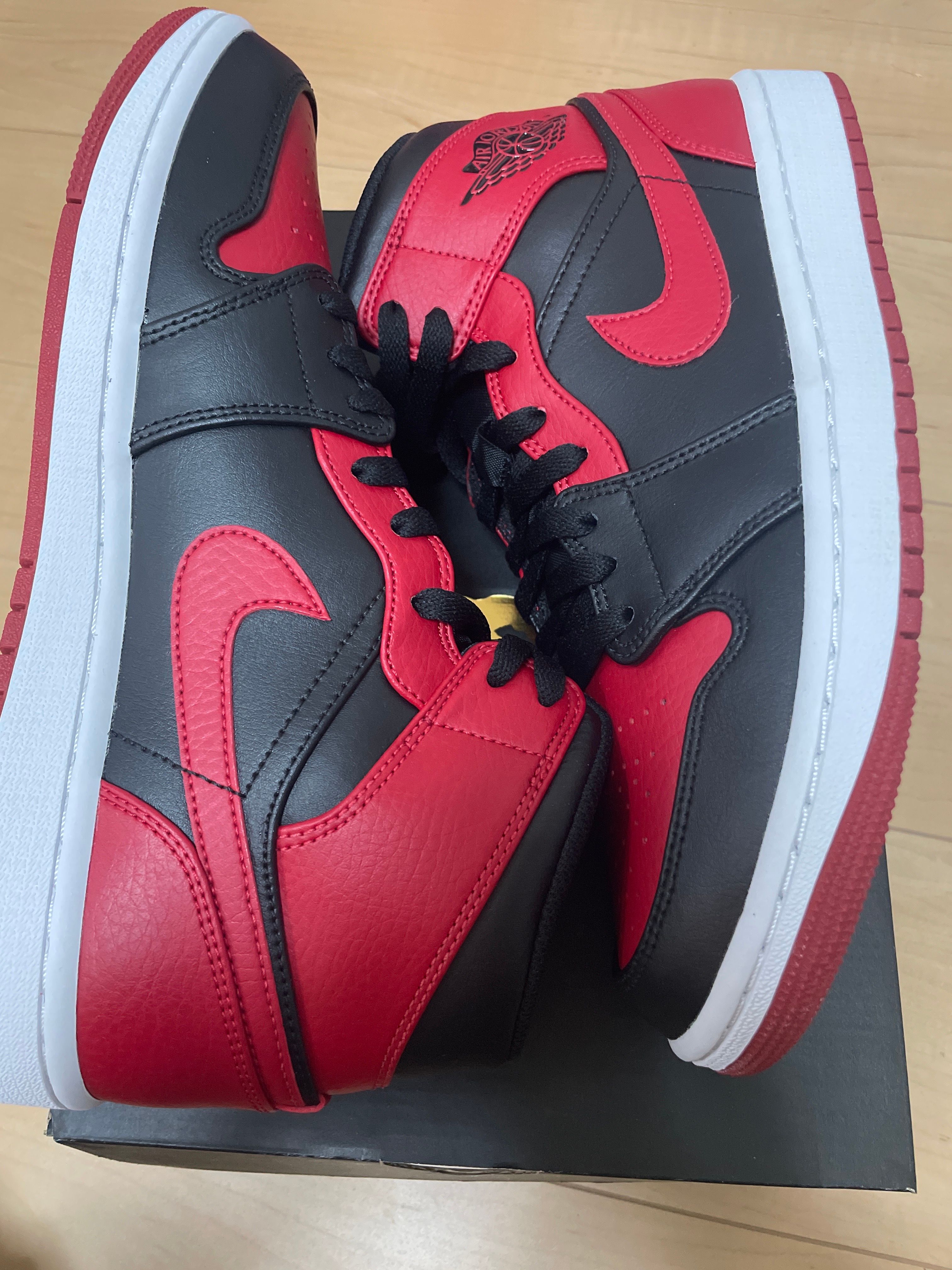 Nike Air Jordan 1 Mid "Bred"