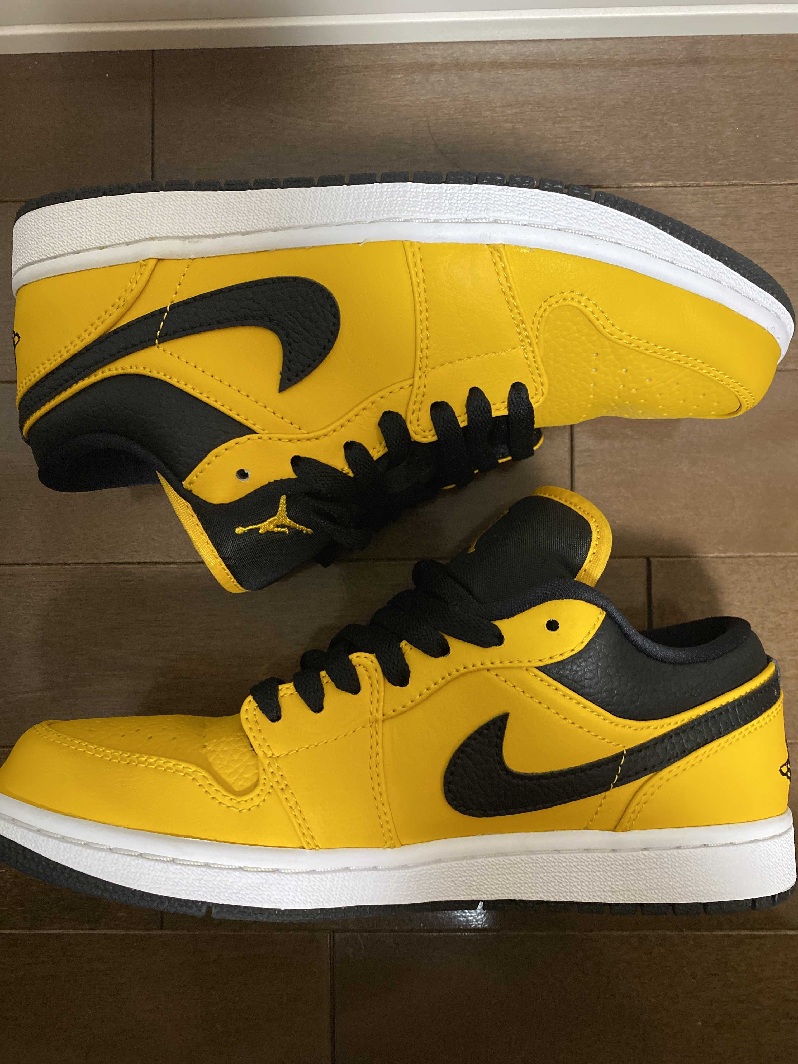 NIKE AIR JORDAN 1 LOW "UNIVERSITY GOLD"