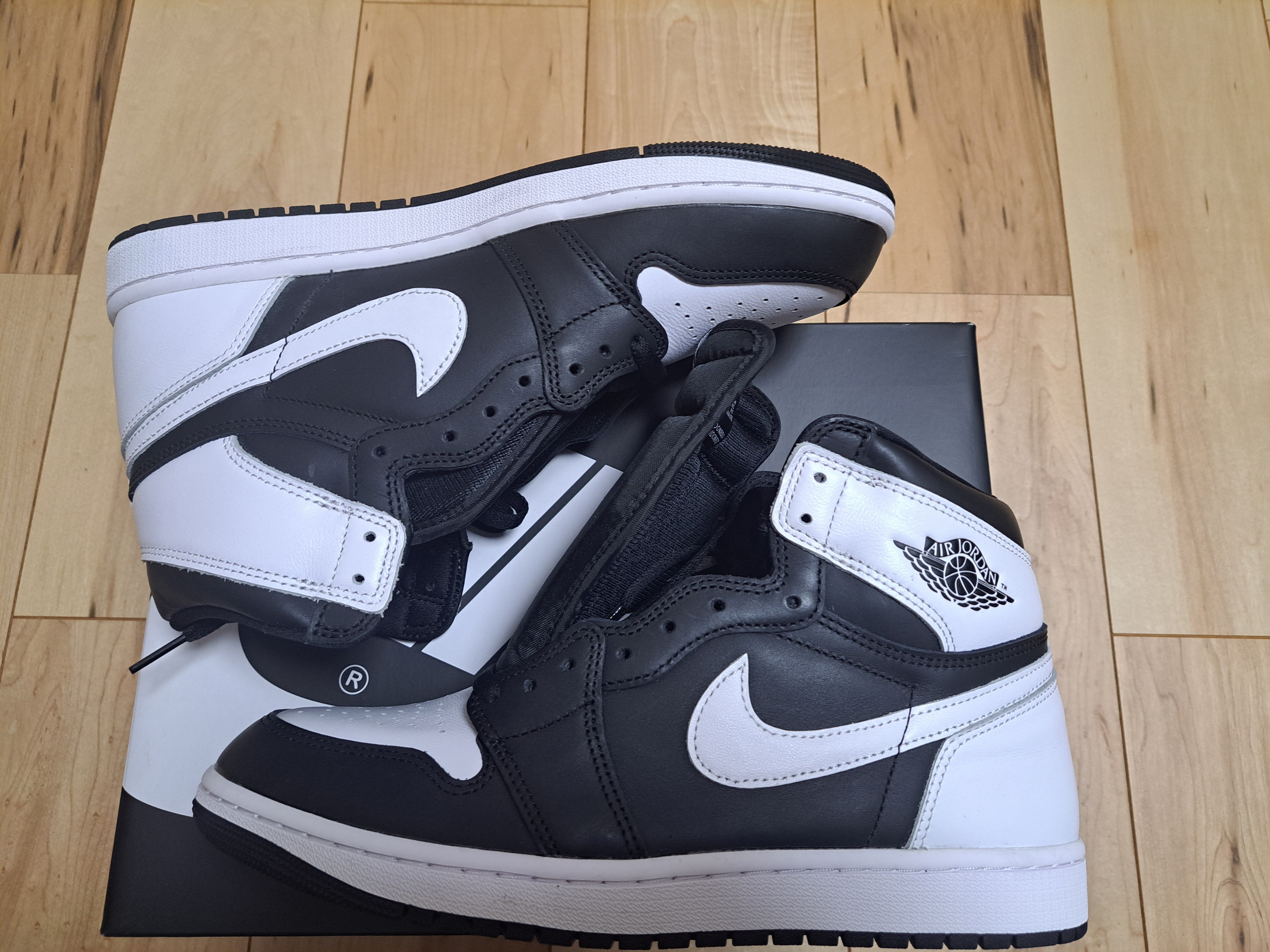 Nike Air Jordan 1 Retro High OG "Black/White"