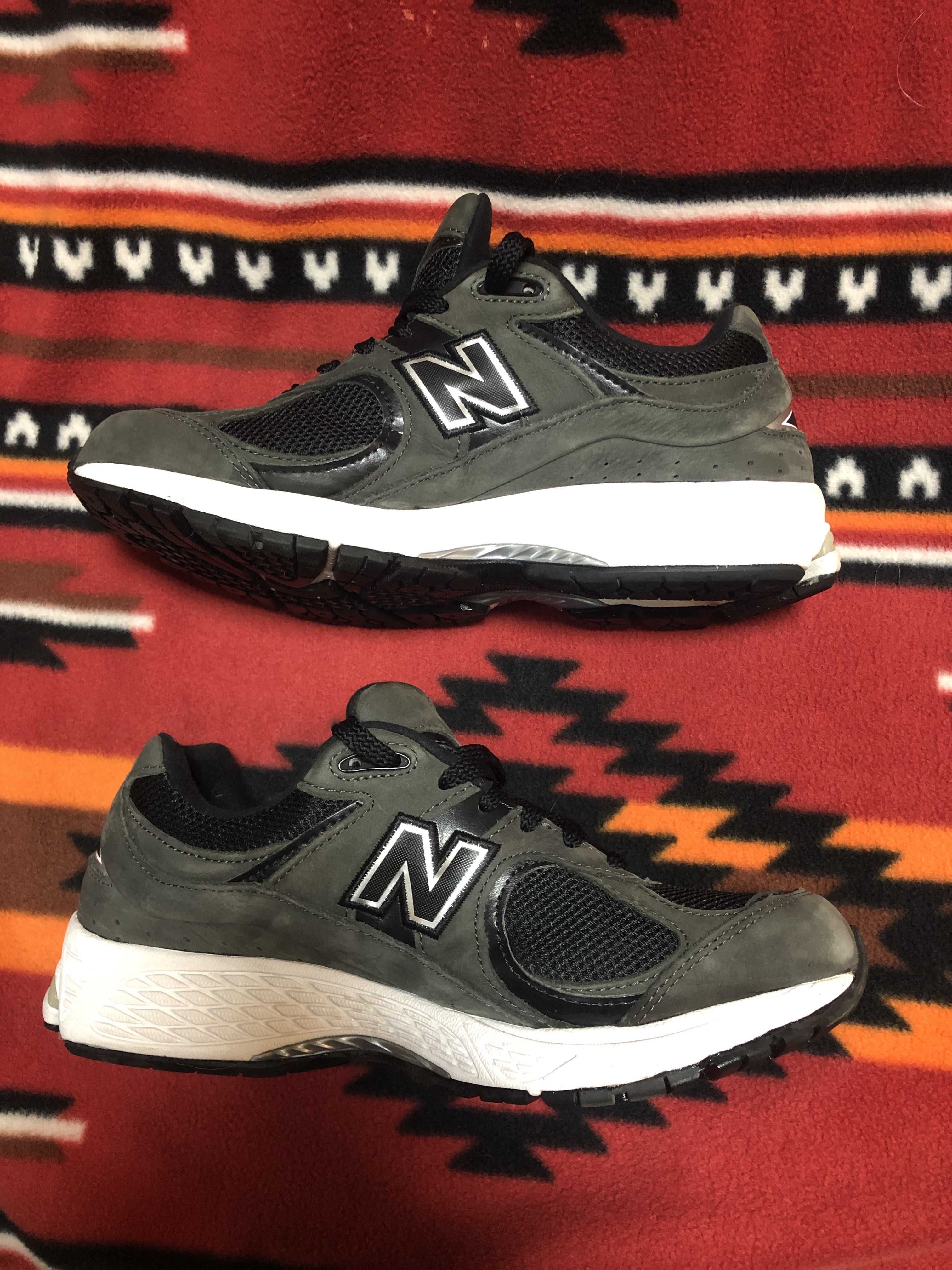 New Balance 2002R "Black/Gray"