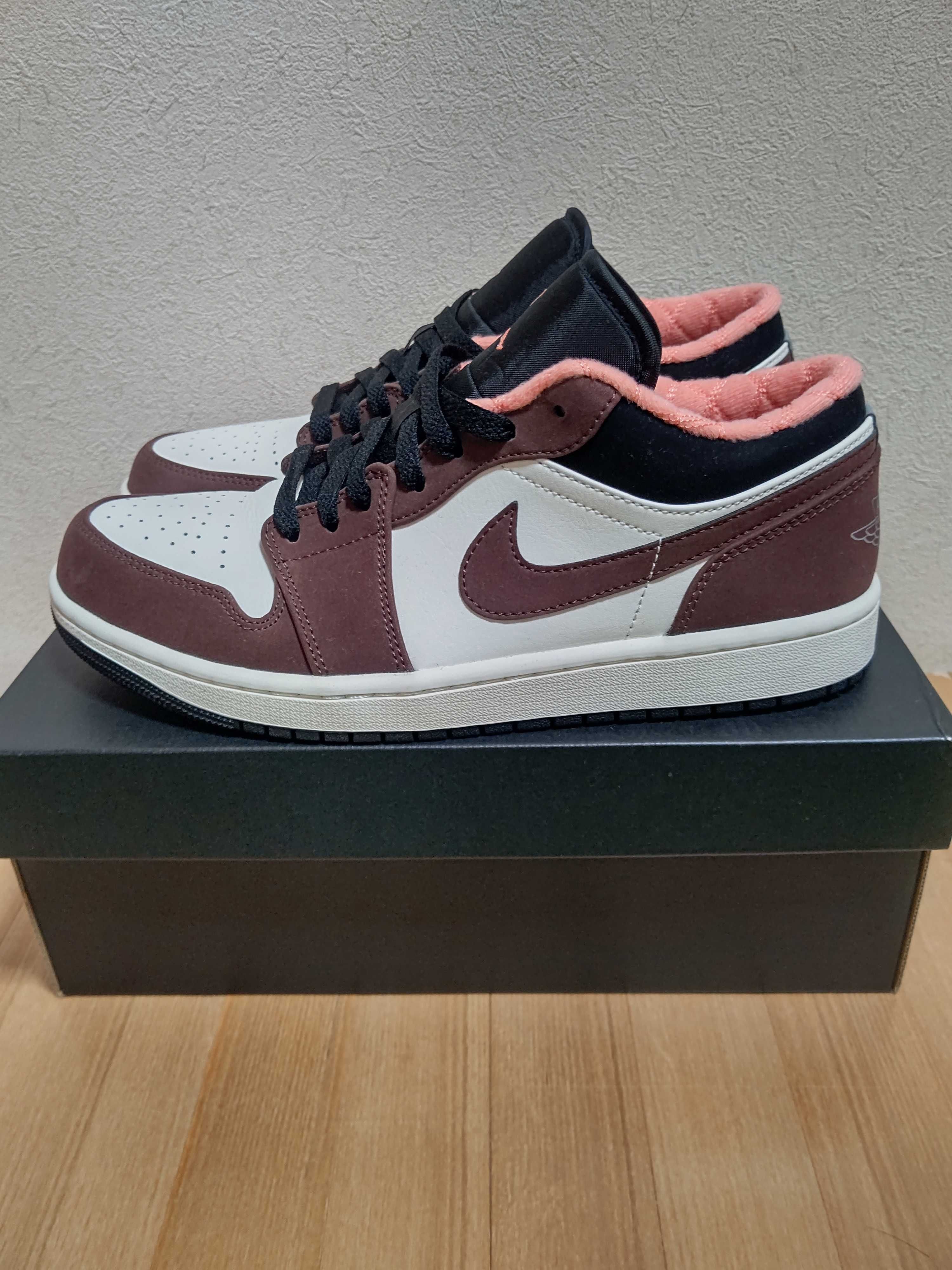 Nike Air Jordan 1 Low SE "Light Chocolate" / "Mocha Brown"
