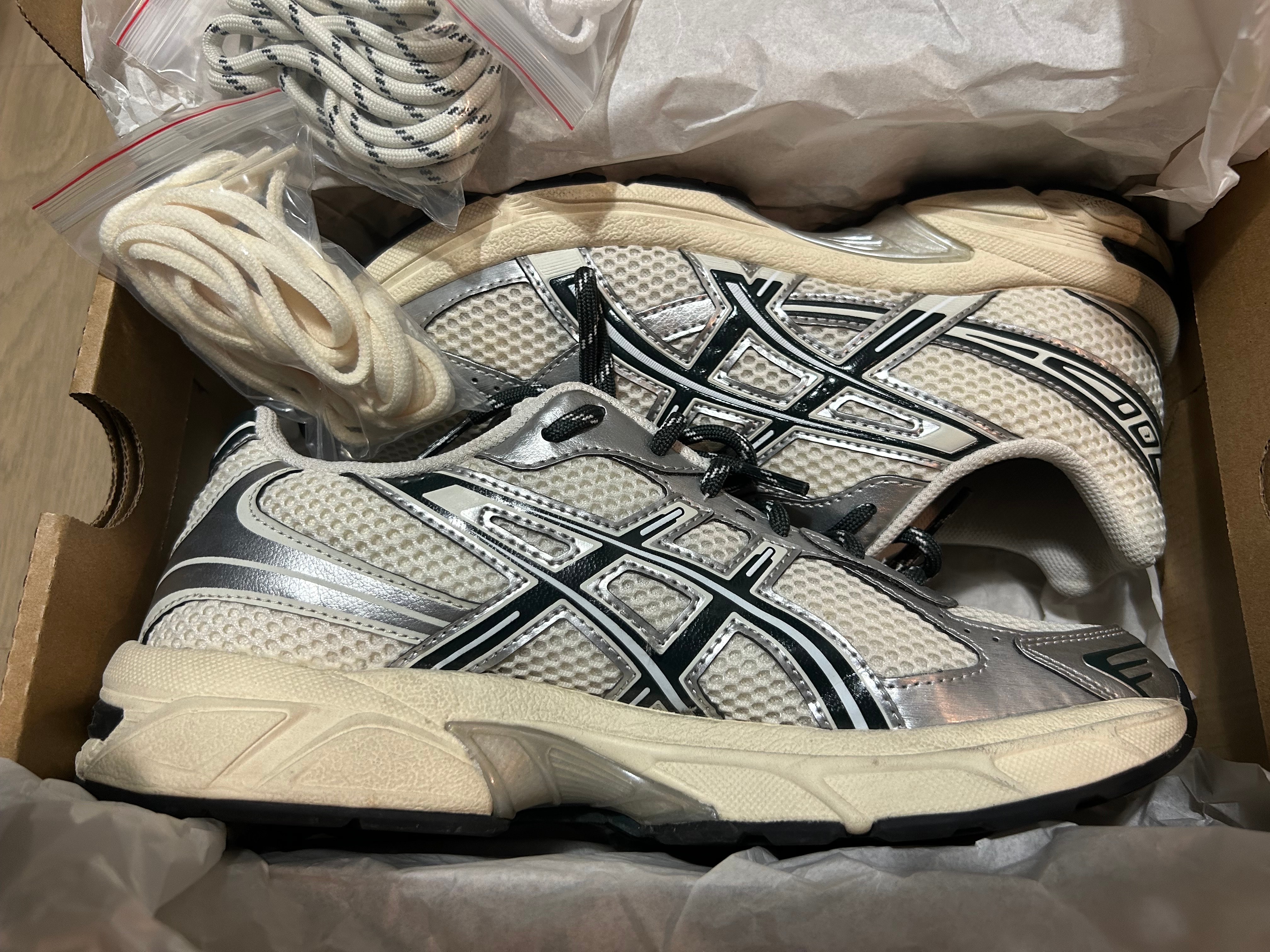 KITH × Asics Vintage Tech Gel-1130 "Cream/Scarab" (1203A565-100)
