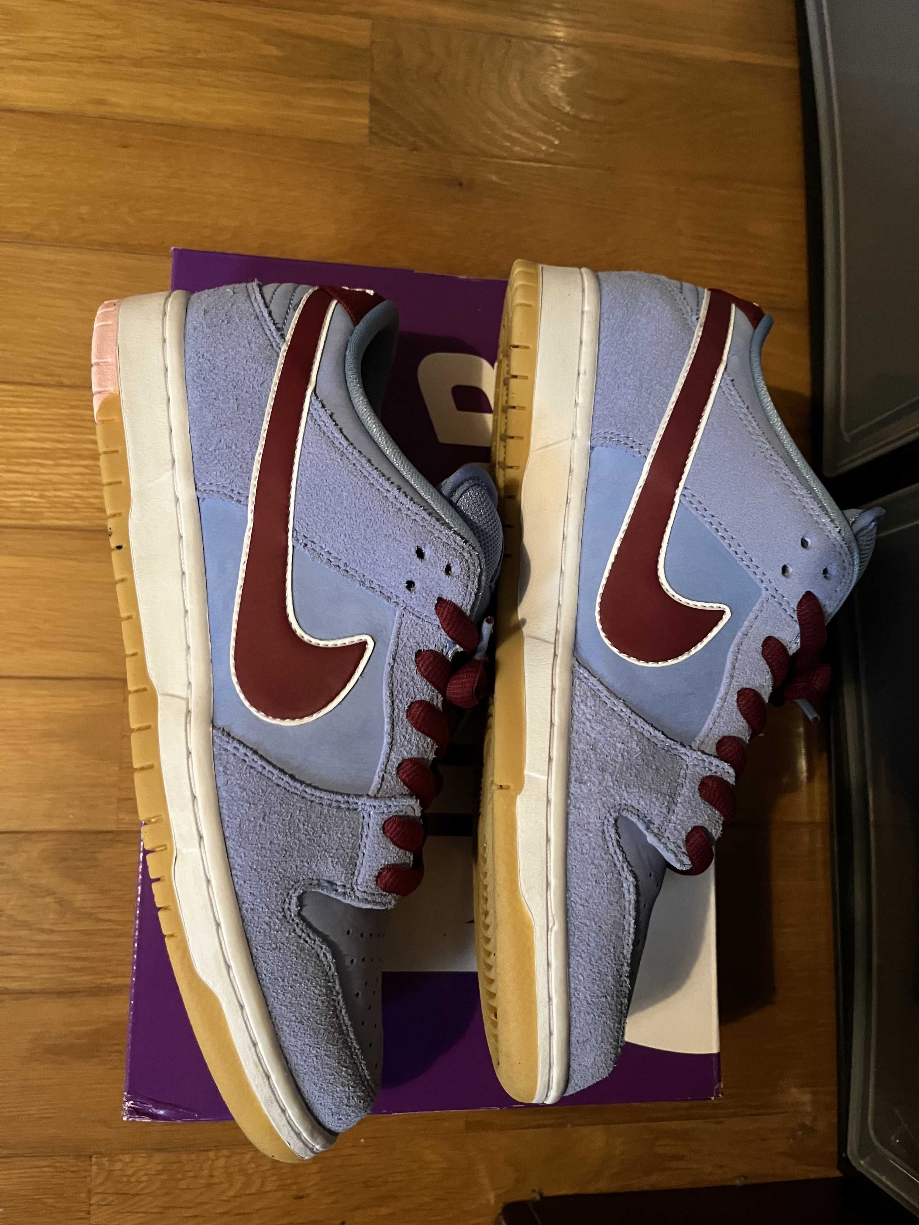 Nike SB Dunk Low Pro "Philadelphia Phillies/Valor Blue and Team Maroon"