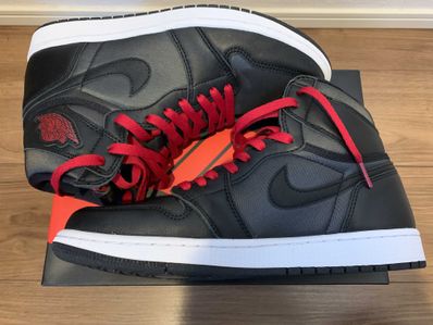Nike Air Jordan 1 Retro High OG "Black/Metallic Silver/Gym Red"