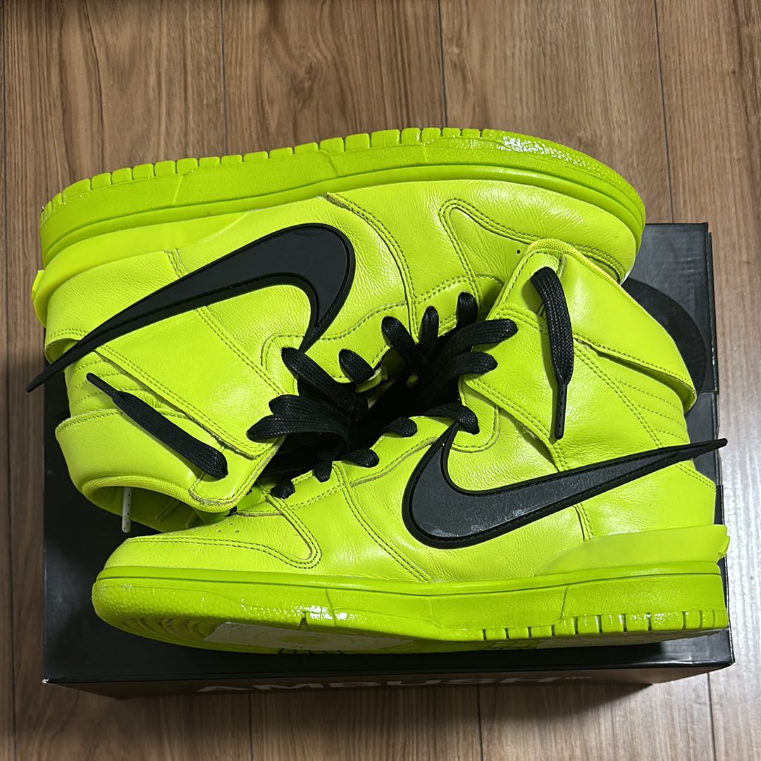 AMBUSH × NIKE DUNK HIGH "FLASH LIME"