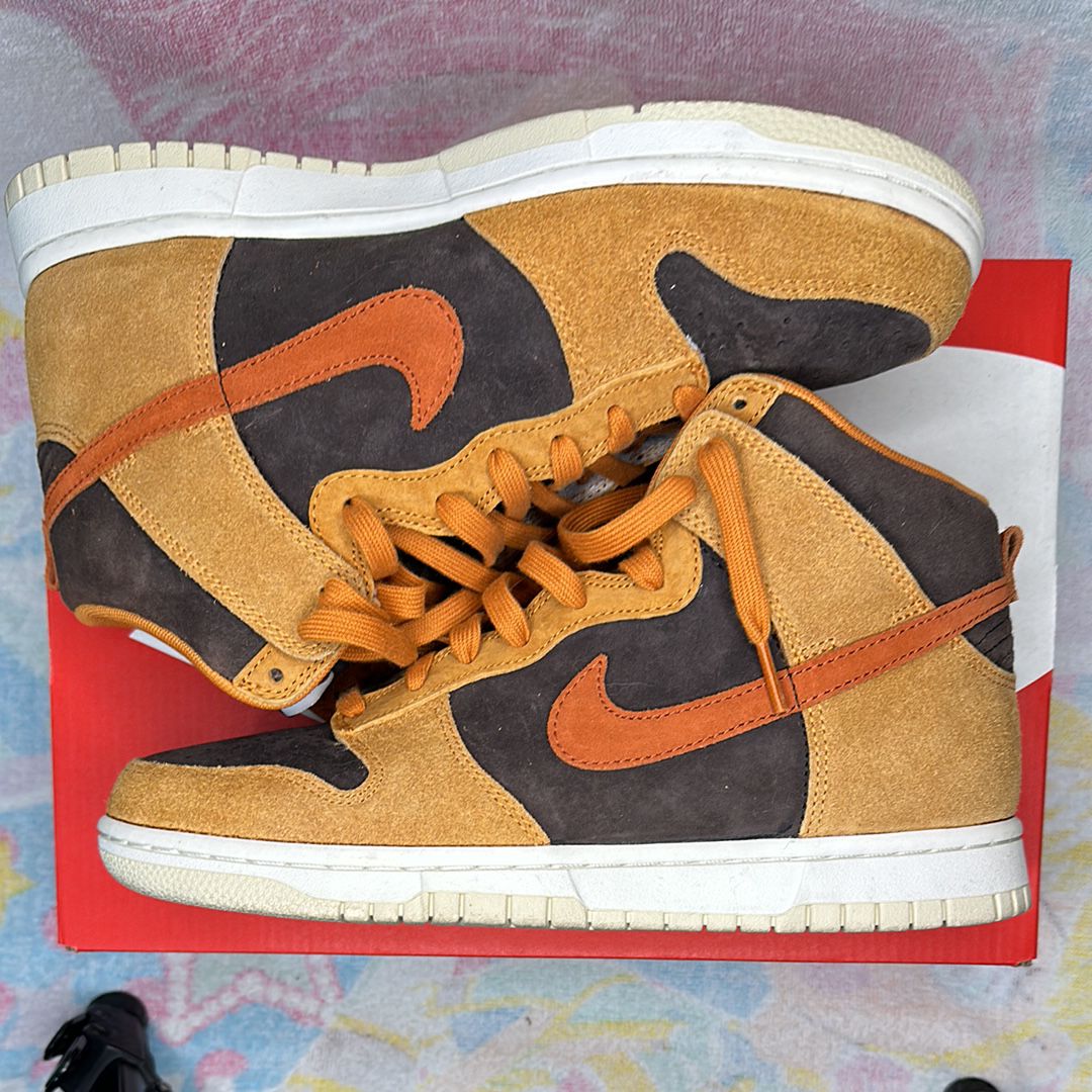 NIKE DUNK HIGH PRM "DARK CURRY"