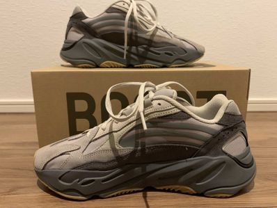 adidas YEEZY Boost 700 V2 "Tephra"