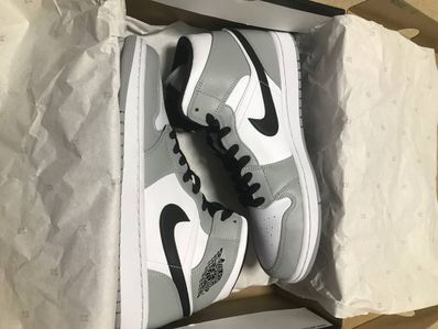 Nike Air Jordan 1 Mid "Light Smoke Grey/White/Black"