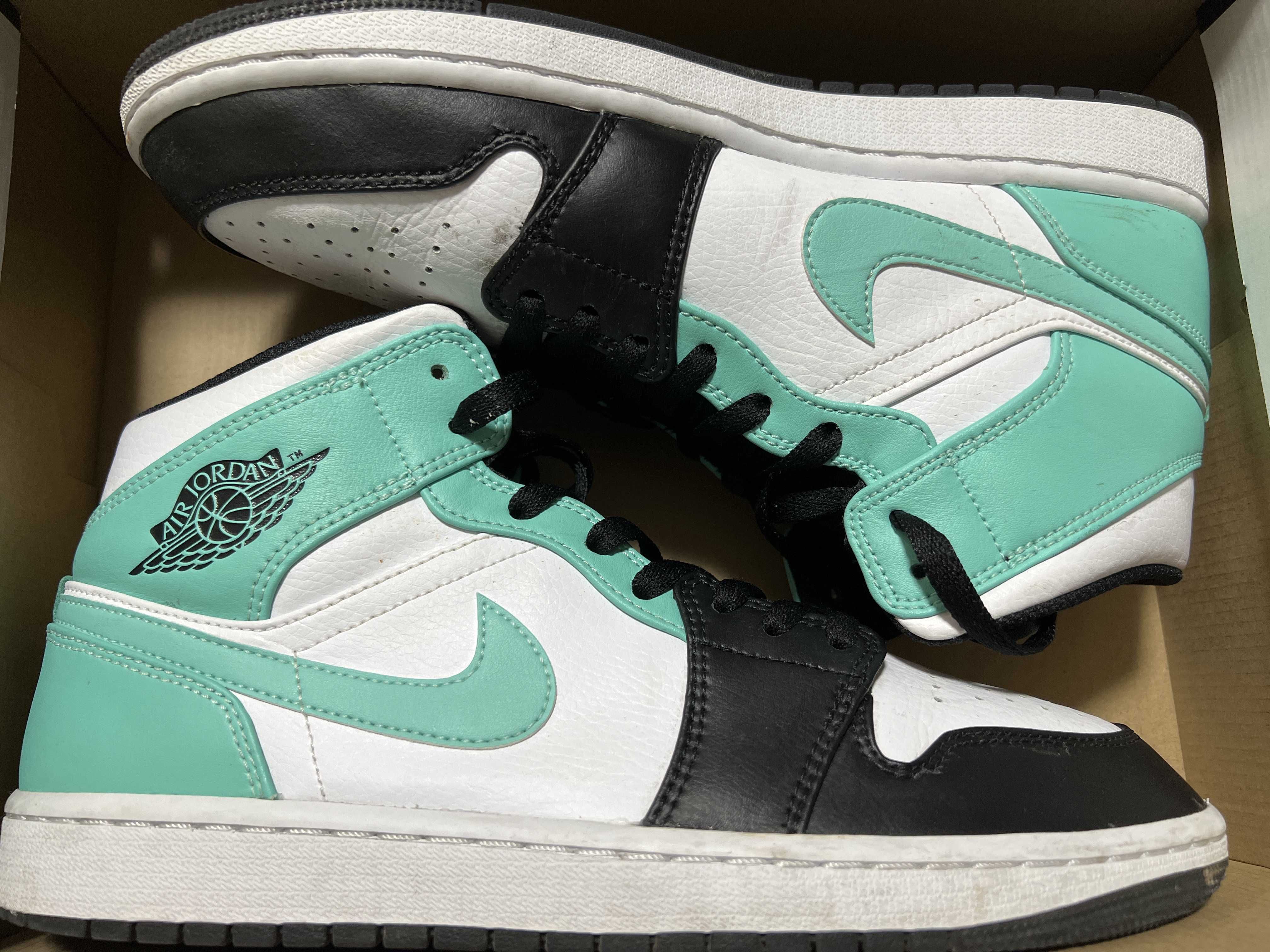 NIKE AIR JORDAN 1 MID "TROPICAL TWIST"