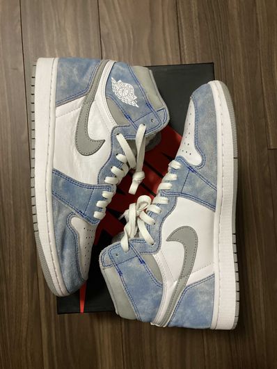 Nike Air Jordan 1 High OG "Hyper Royal"