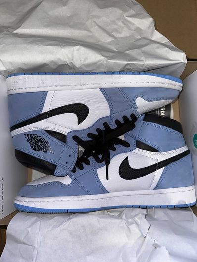 Nike Air Jordan 1 High OG "University Blue"