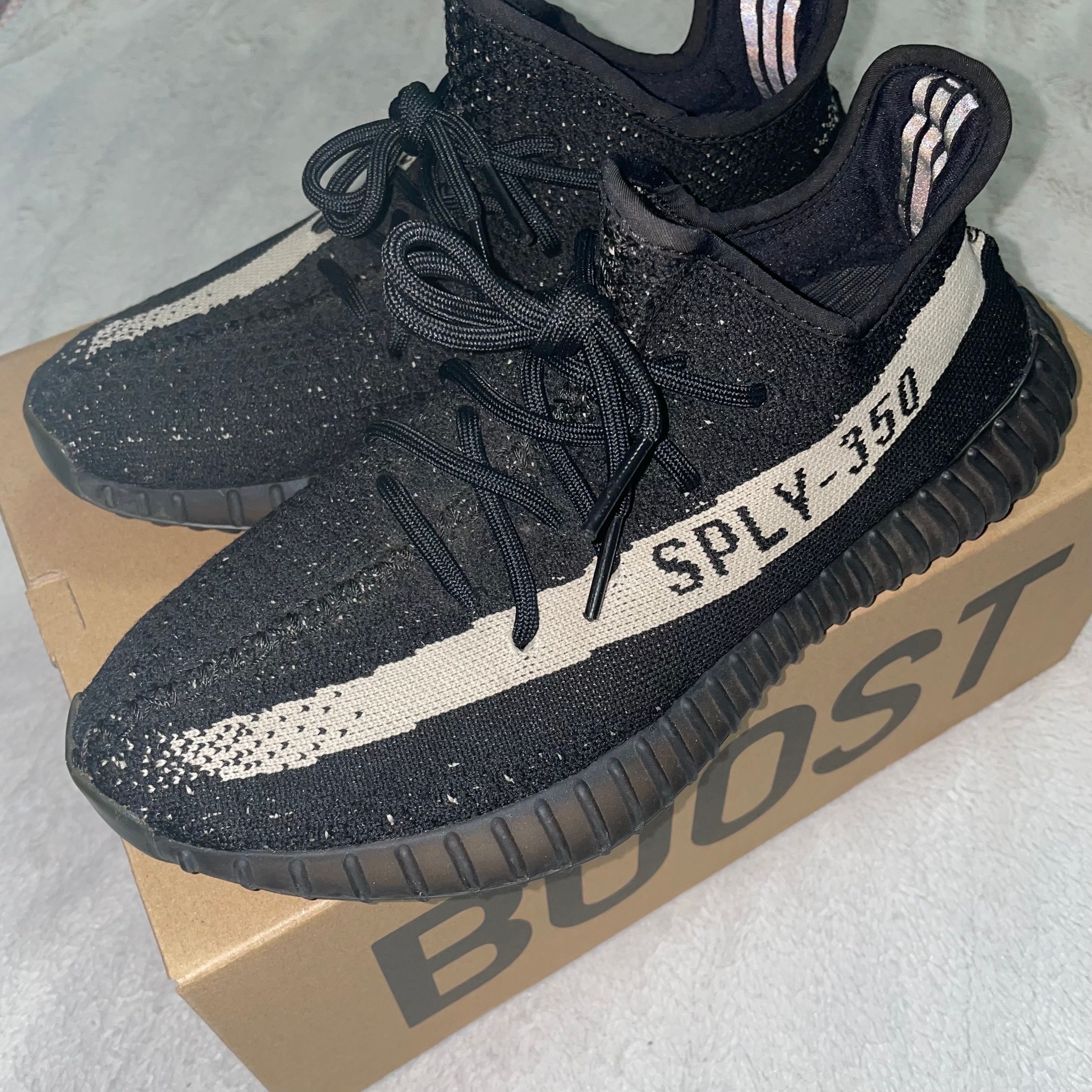 adidas YEEZY Boost 350 V2 "Oreo"