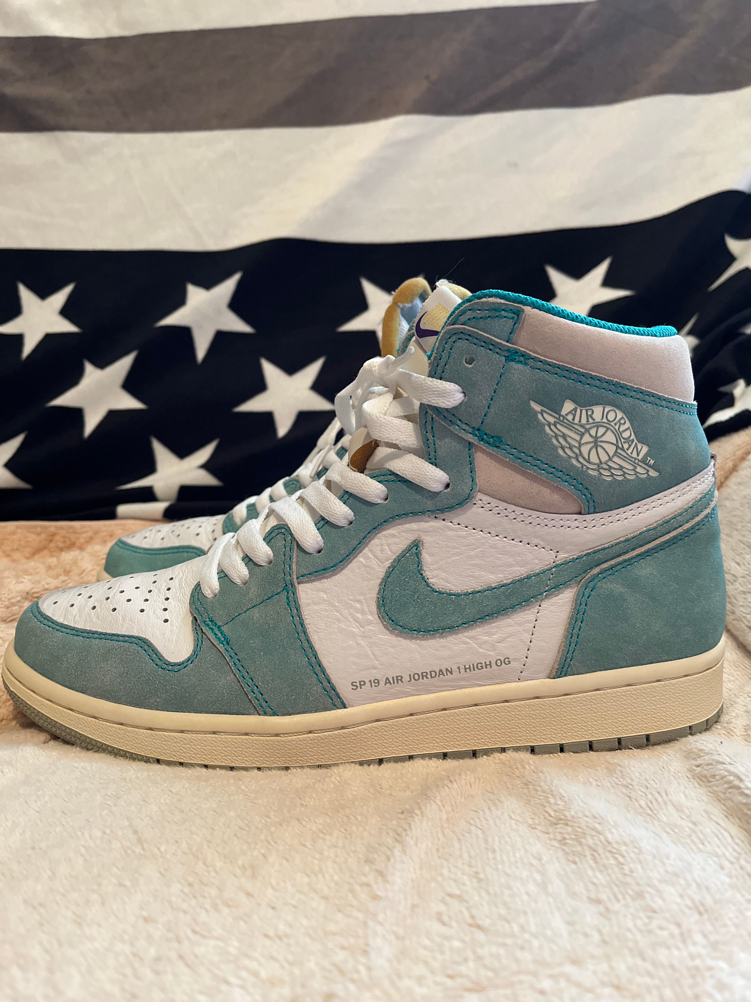 Nike Air Jordan 1 Retro High OG "Turbo Green"