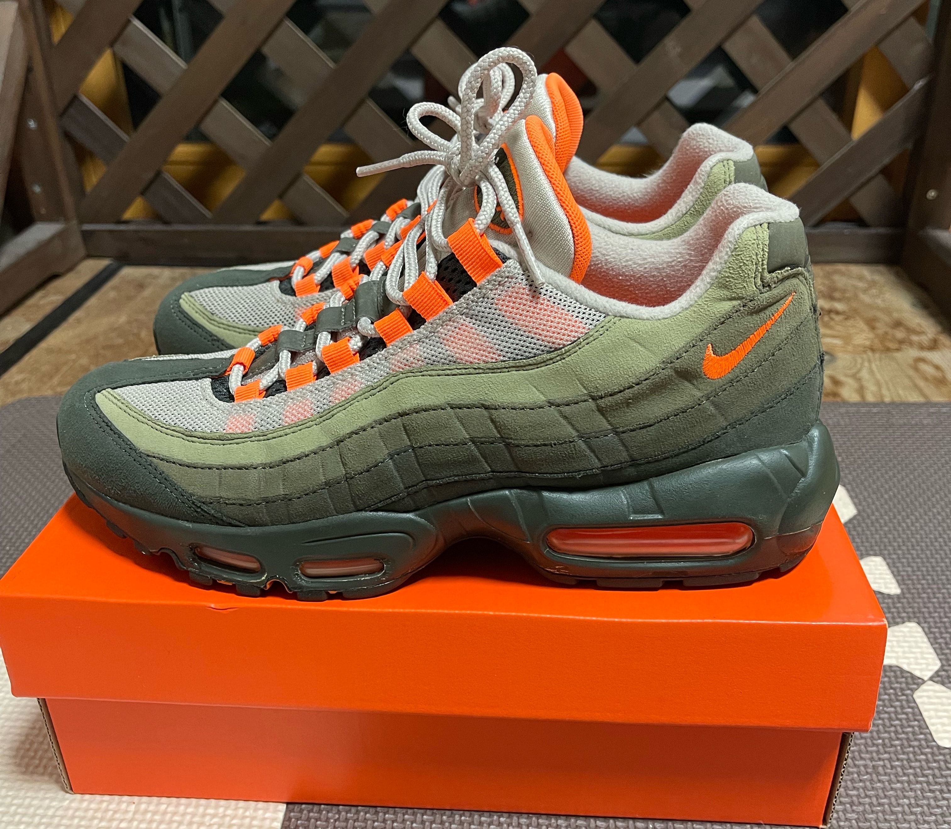 ナイキ エアマックス95 "ストリング/トータルオレンジ"