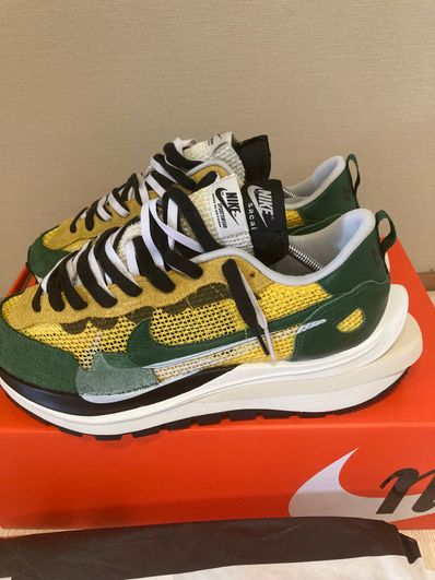 sacai × Nike Vapor Waffle "Tour Yellow/Stadium Green-Sail"