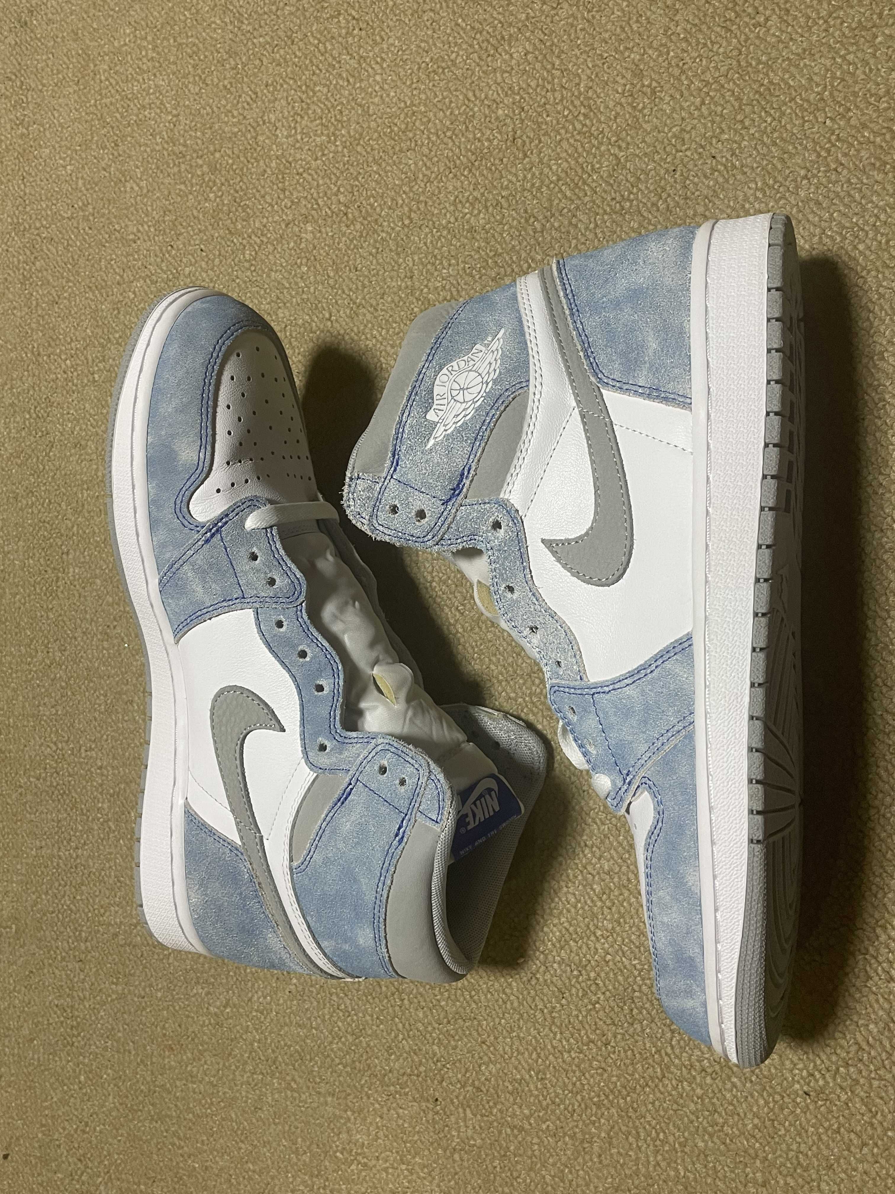 Nike Air Jordan 1 High OG "Hyper Royal"