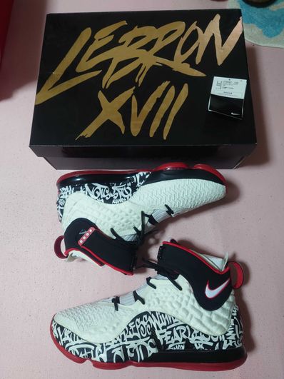 Nike Lebron 17 "Graffiti"