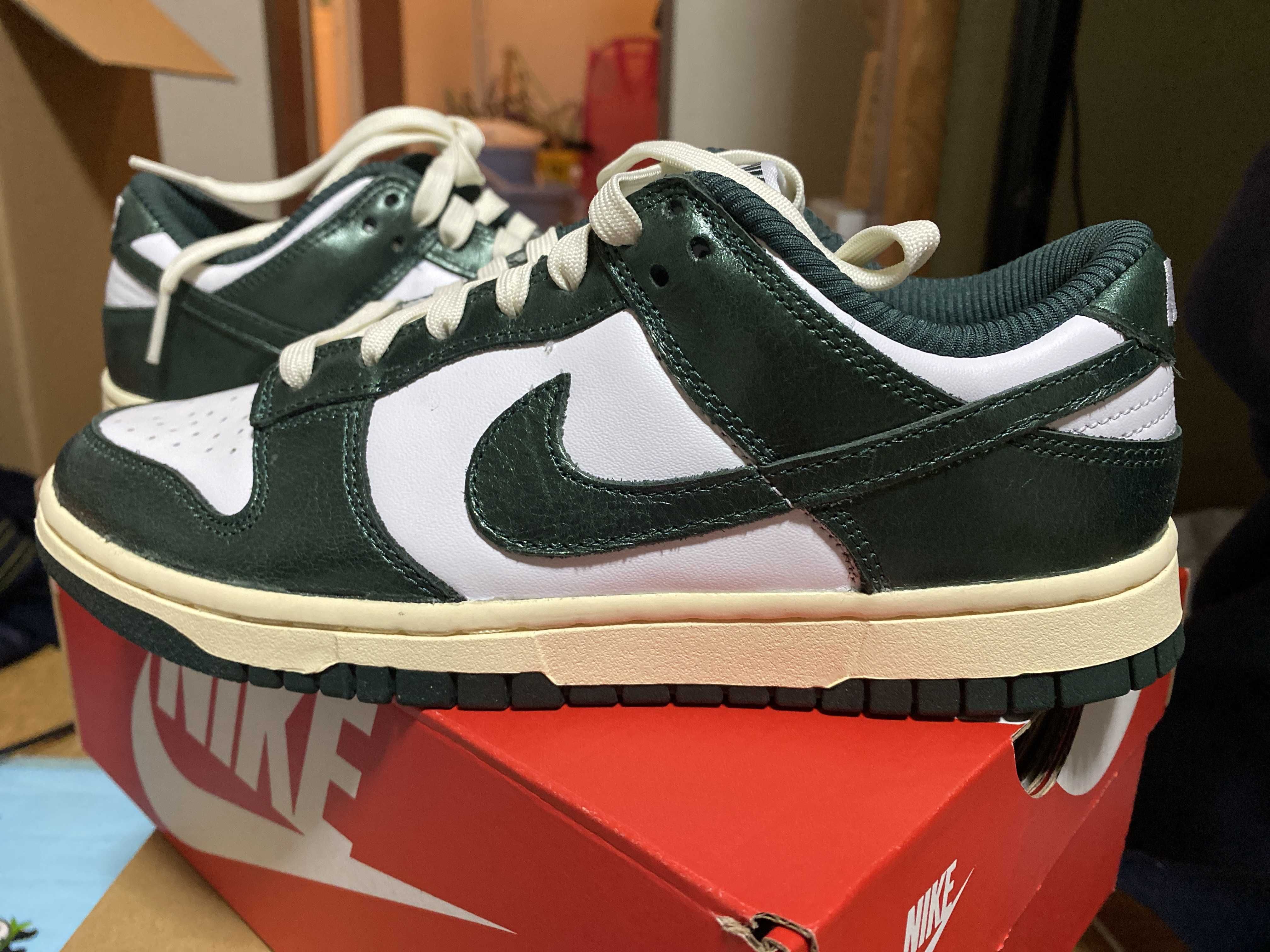Nike Women's Dunk Low "Vintage Green"