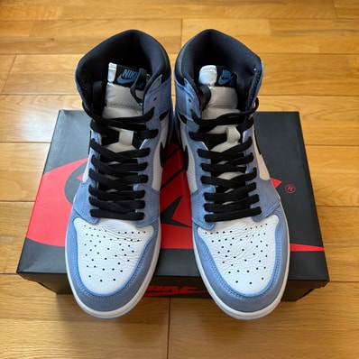 Nike Air Jordan 1 High OG "University Blue"