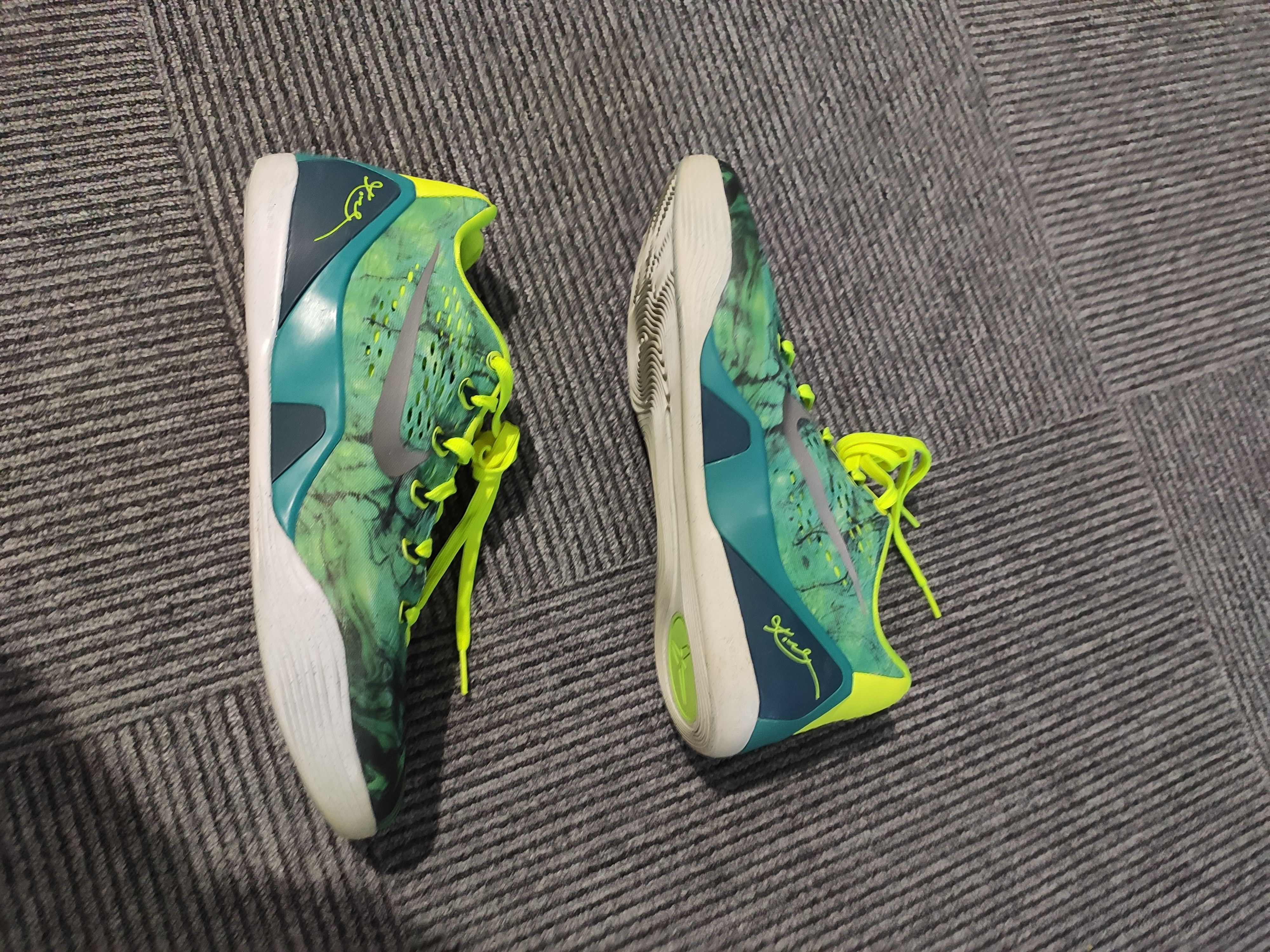 Nike Kobe 9 EM Low Easter "Turbo Green"