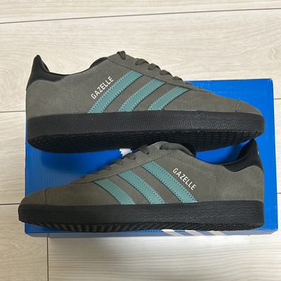 adidas Gazelle "Pantone/Core Black"